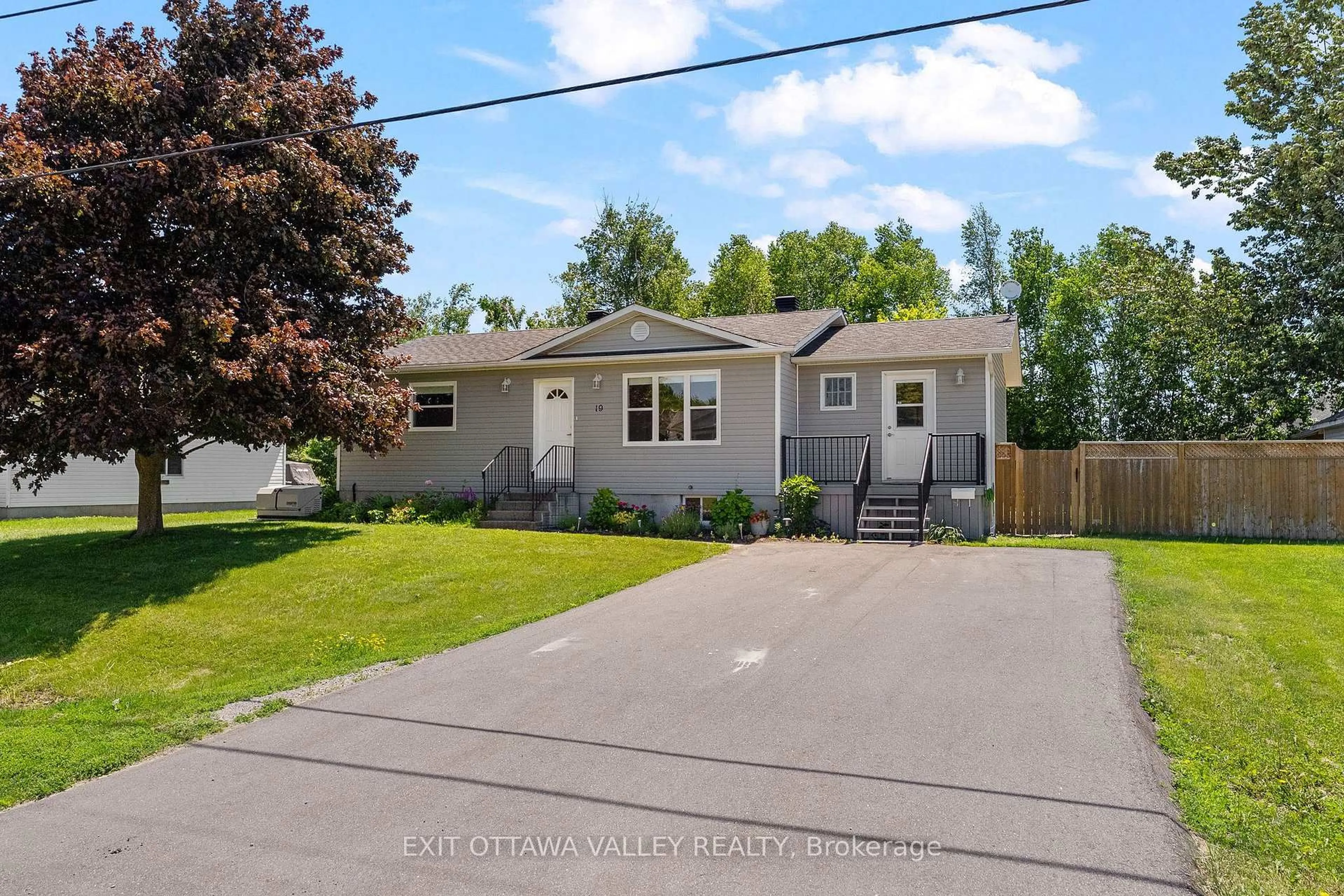 Home with vinyl exterior material, street for 19 Vera Cres, Beachburg Ontario K0J 1C0