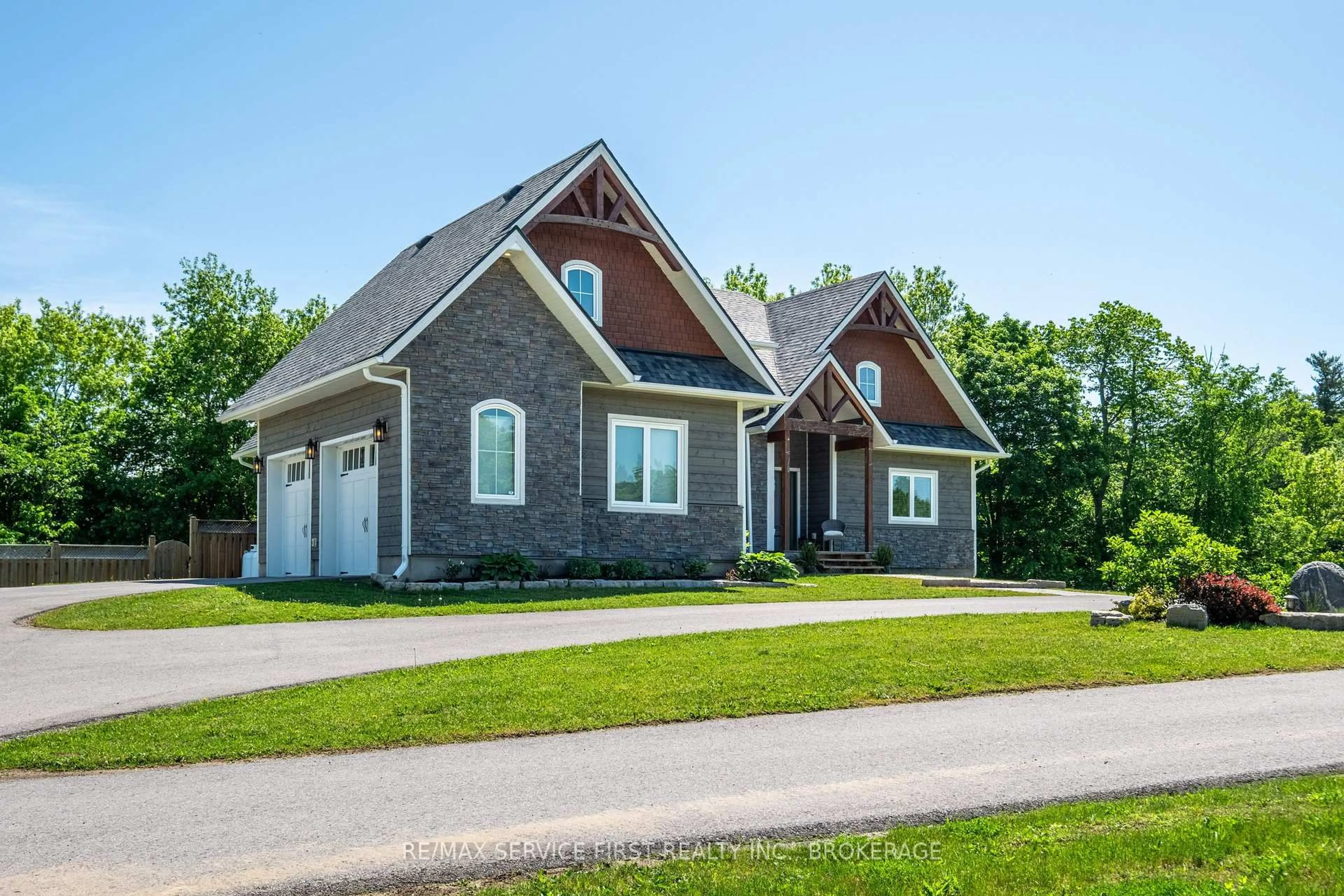 Home with brick exterior material, unknown for 1004 APPLEWOOD Lane, Inverary Ontario K0H 1X0