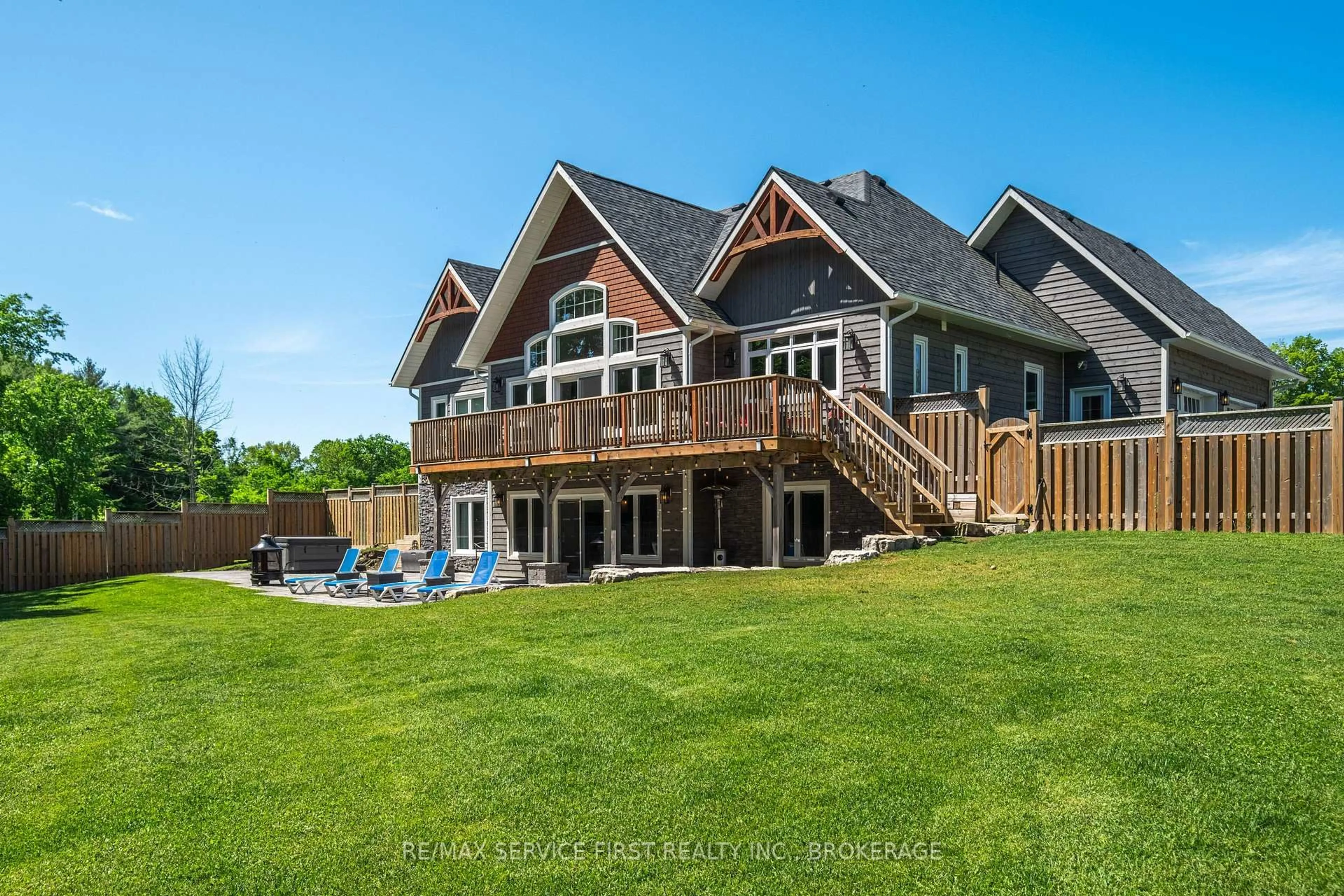 Unknown for 1004 APPLEWOOD Lane, Inverary Ontario K0H 1X0