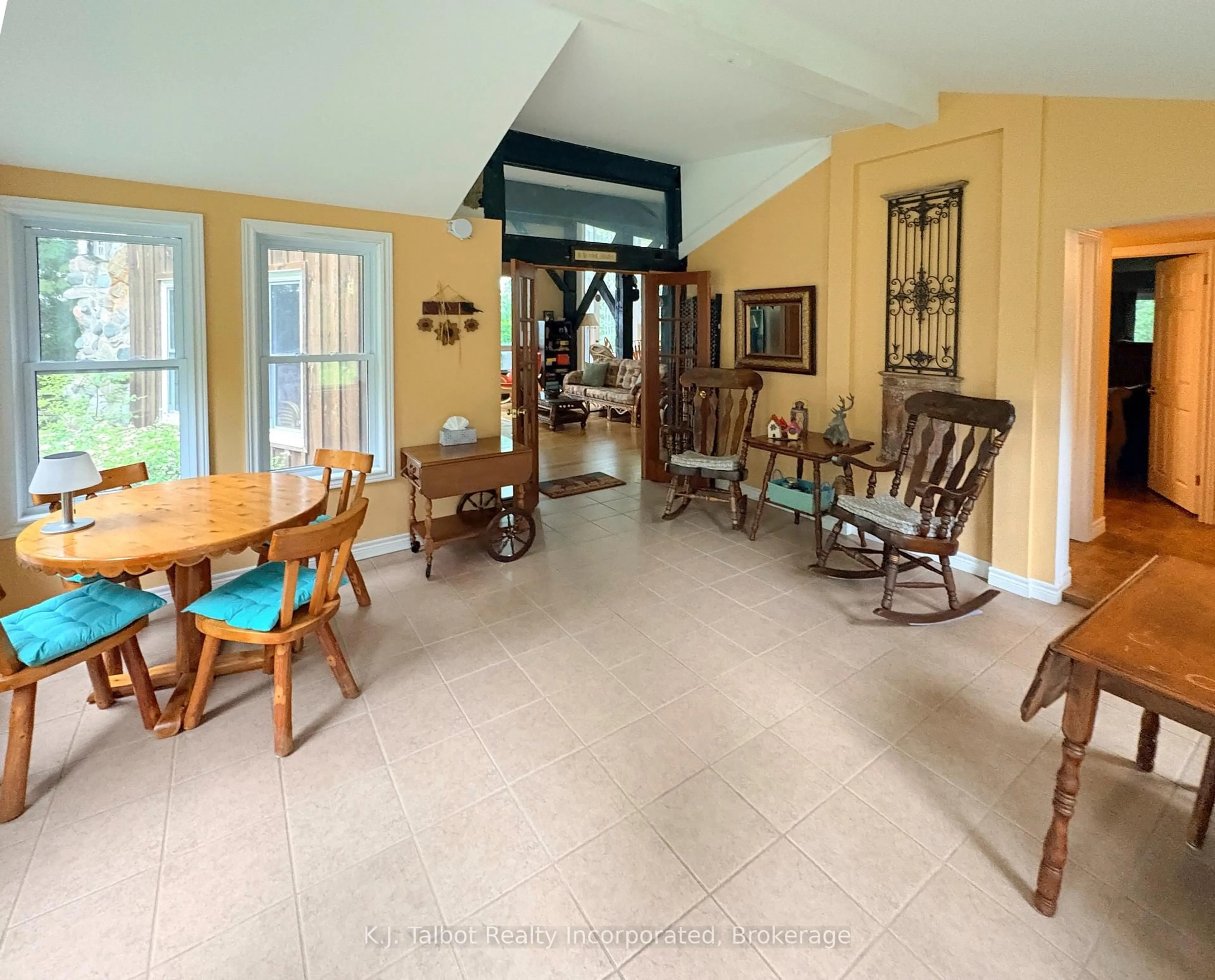 Dining room, ceramic/tile floor for 81001 Falls Rd, Central Huron Ontario N7A 3X8