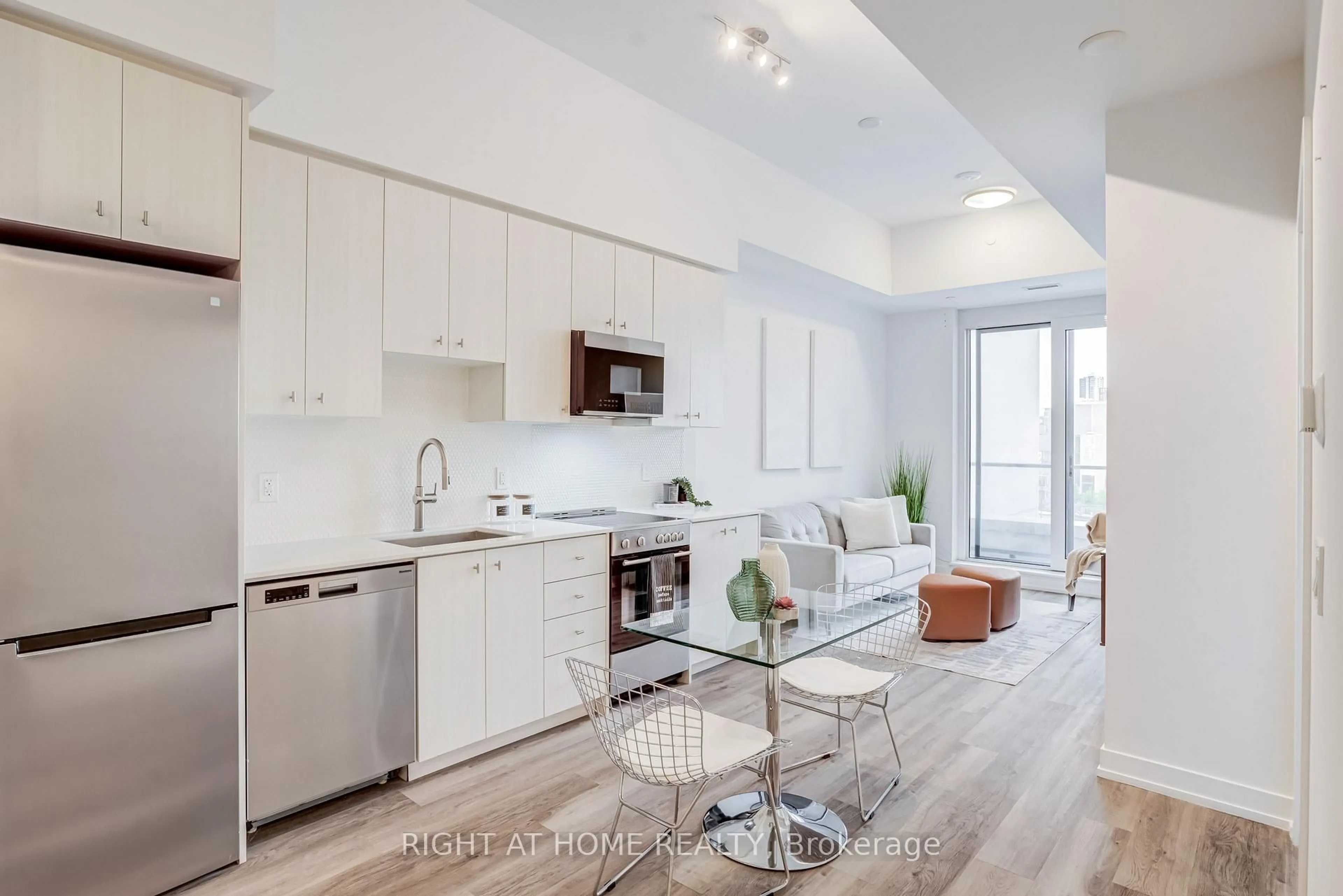Open concept kitchen, unknown for 15 Wellington St #301, Kitchener Ontario N2G 0E4