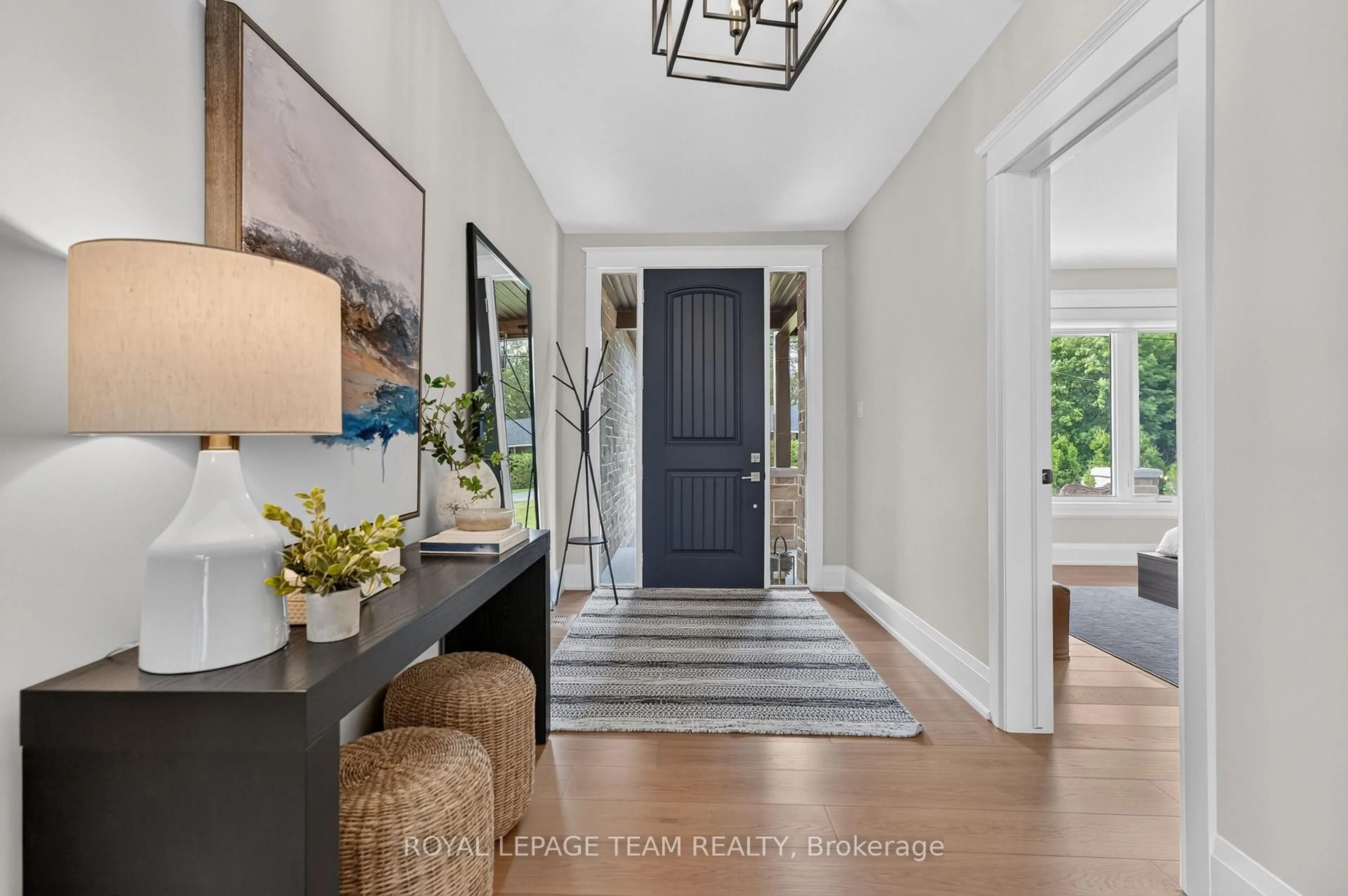 Indoor entryway for 10 B Brigade Ave, Ottawa Ontario K2S 1J1