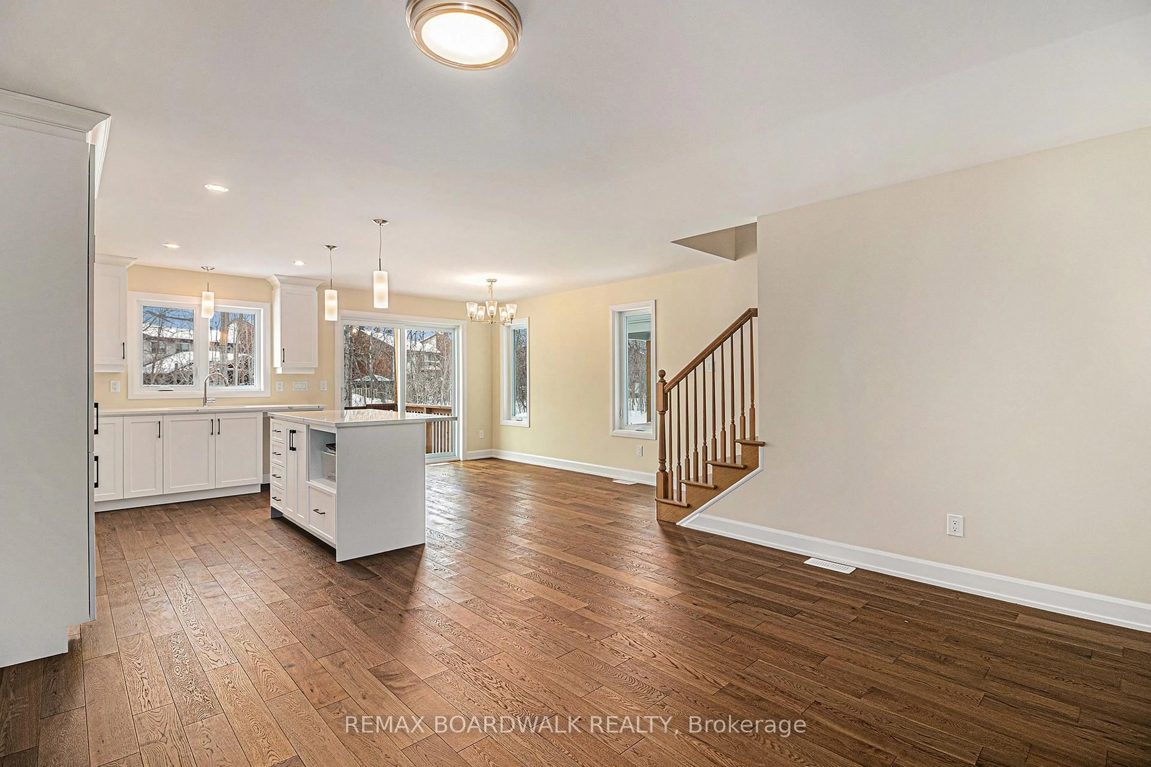 Open concept kitchen, unknown for 343 Voyageur Pl, Russell Ontario K0A 1W0