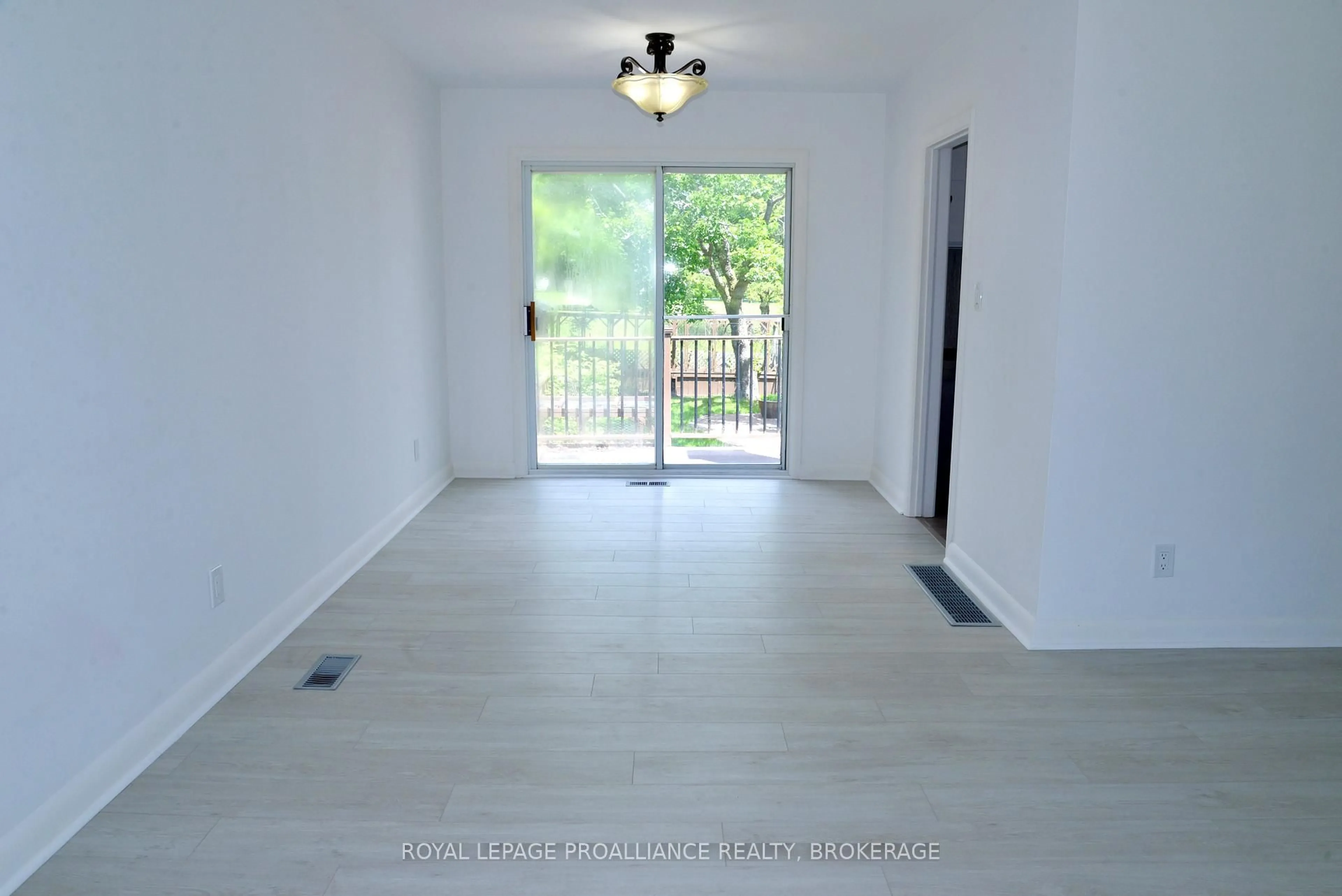 Indoor foyer for 775 Alfred Cres, Kingston Ontario K7K 4K5