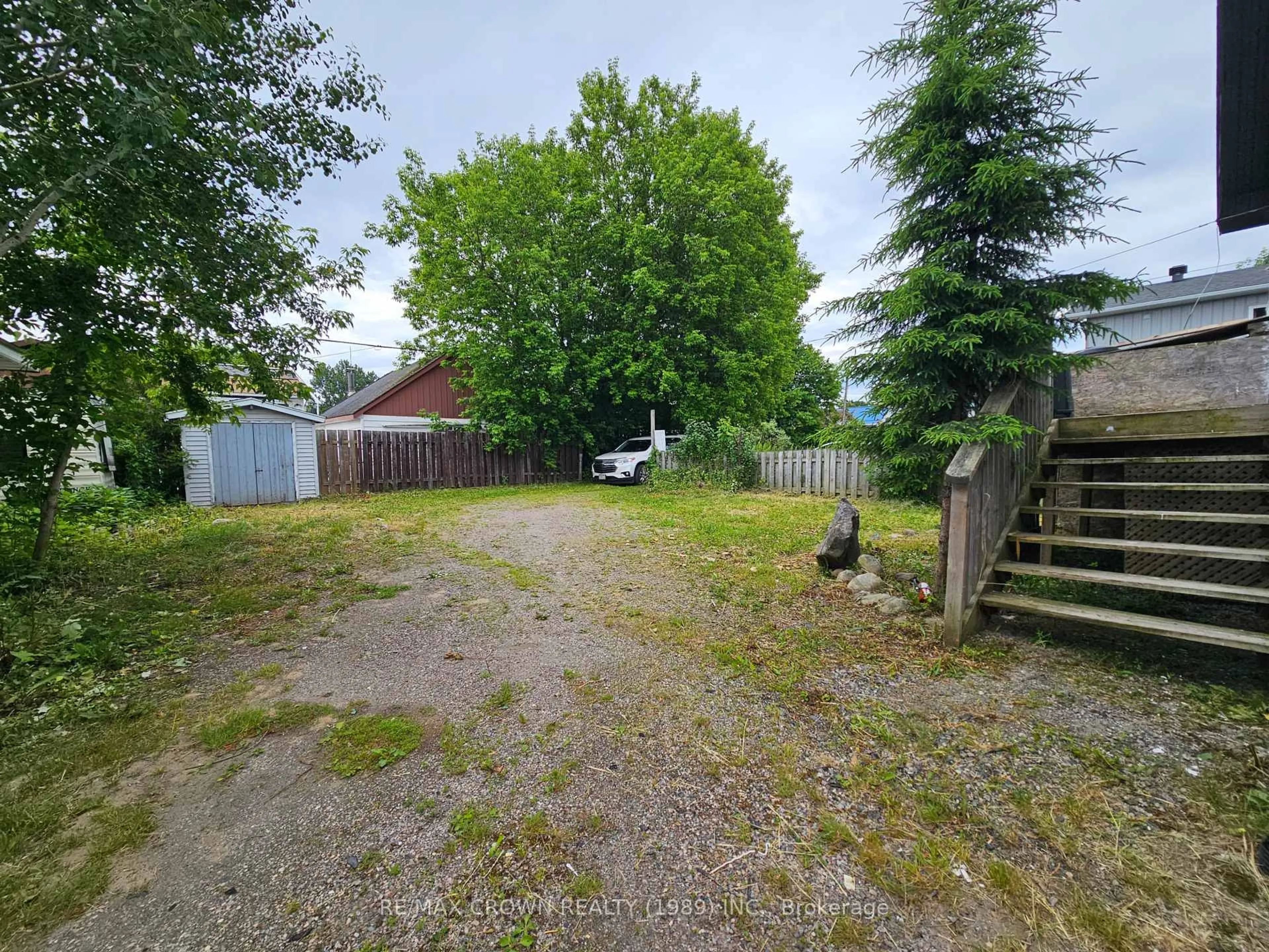 A pic from outside/outdoor area/front of a property/back of a property/a pic from drone, street for 28 Lakeshore Dr, North Bay Ontario P1A 2A2