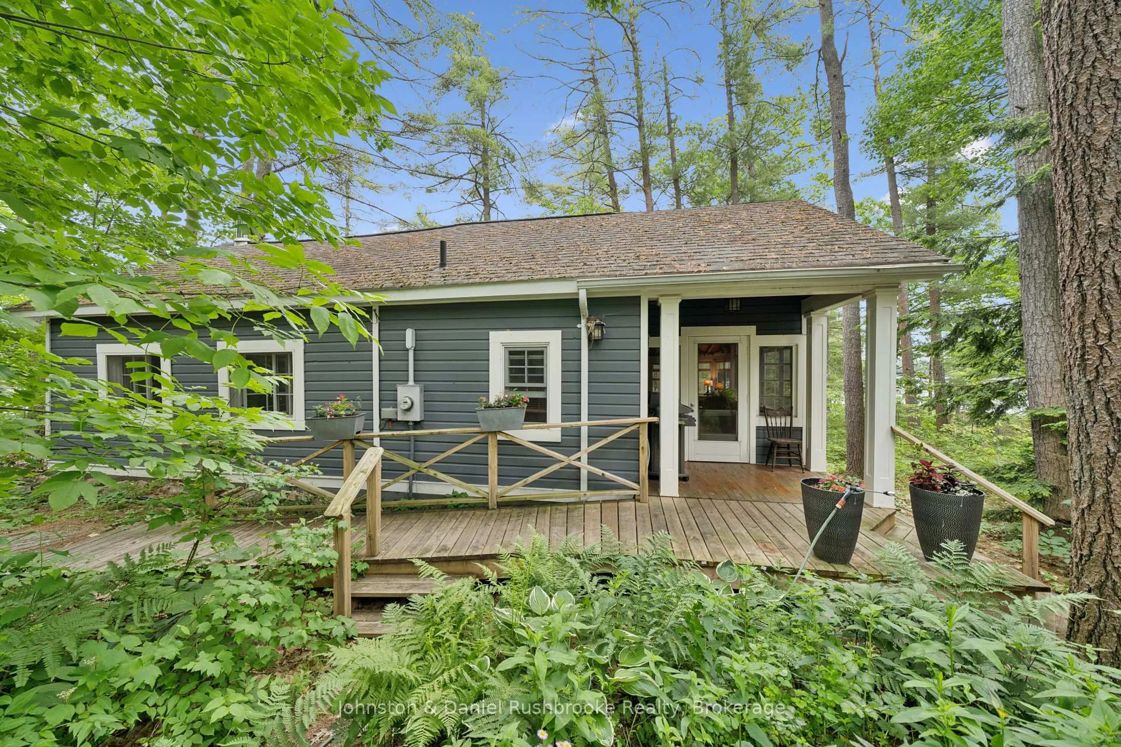 Patio, unknown for 1037 Sniders Bay Rd #3, Gravenhurst Ontario P1P 1R2