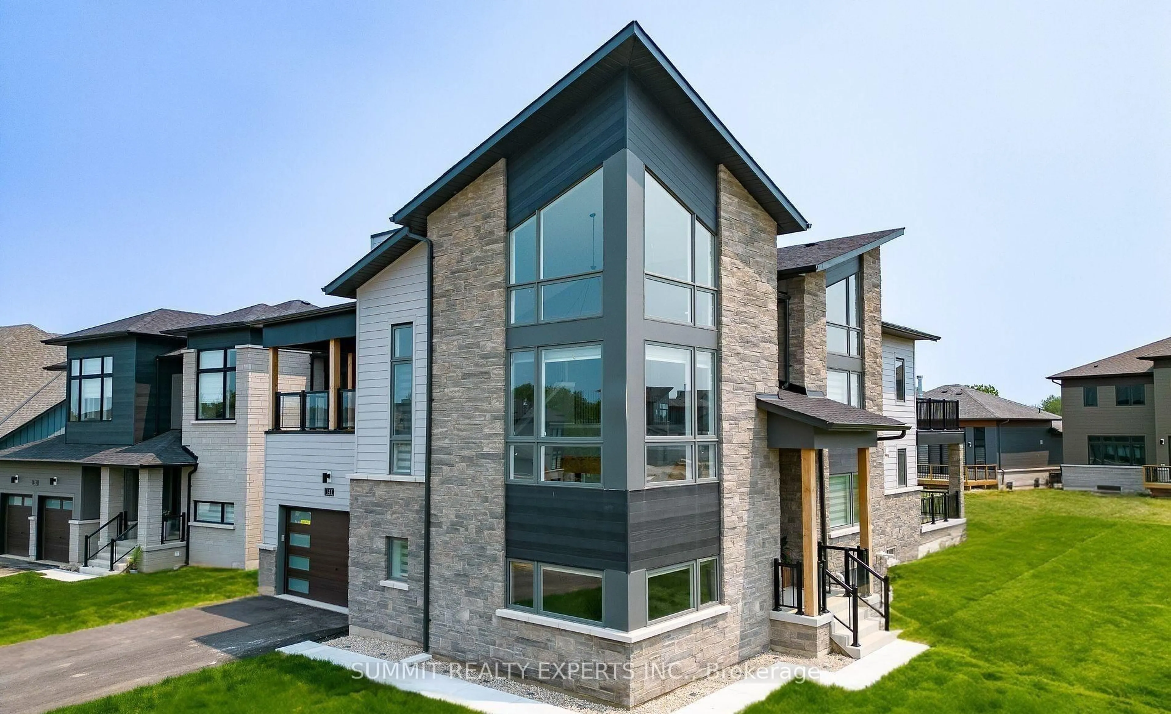 Home with brick exterior material, building for 141 Springside Cres, Blue Mountains Ontario L9Y 0V1