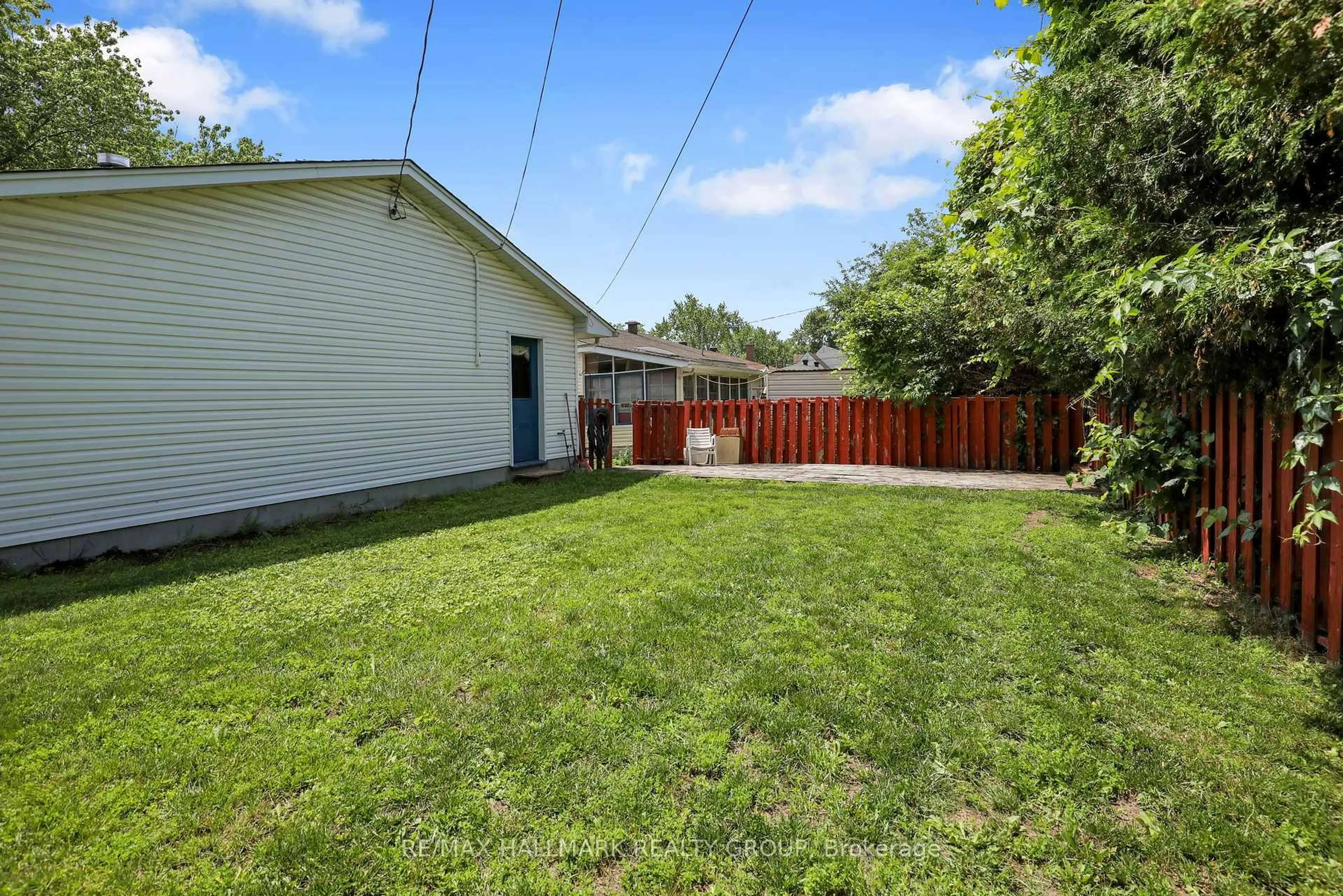 Patio, street for 3242 Albion Rd, Ottawa Ontario K1V 7P3