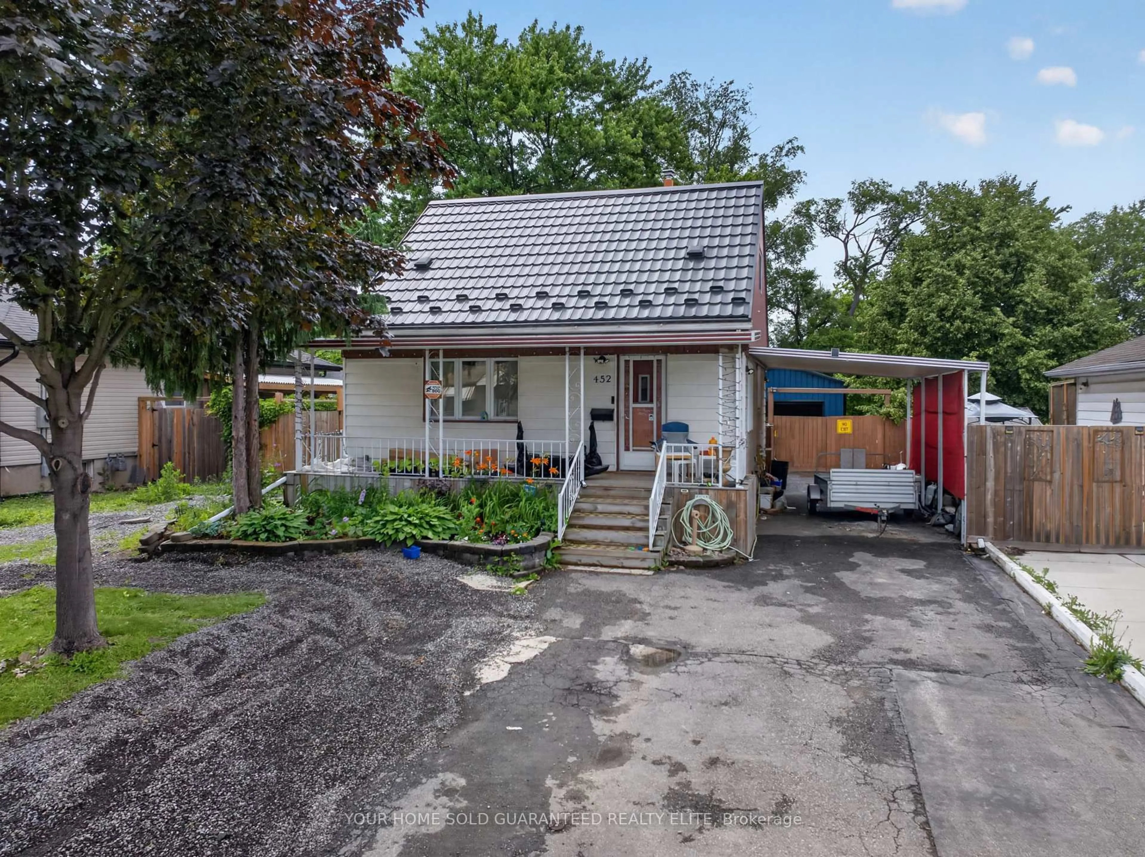 Unknown for 452 East 38th St, Hamilton Ontario L8V 4G8