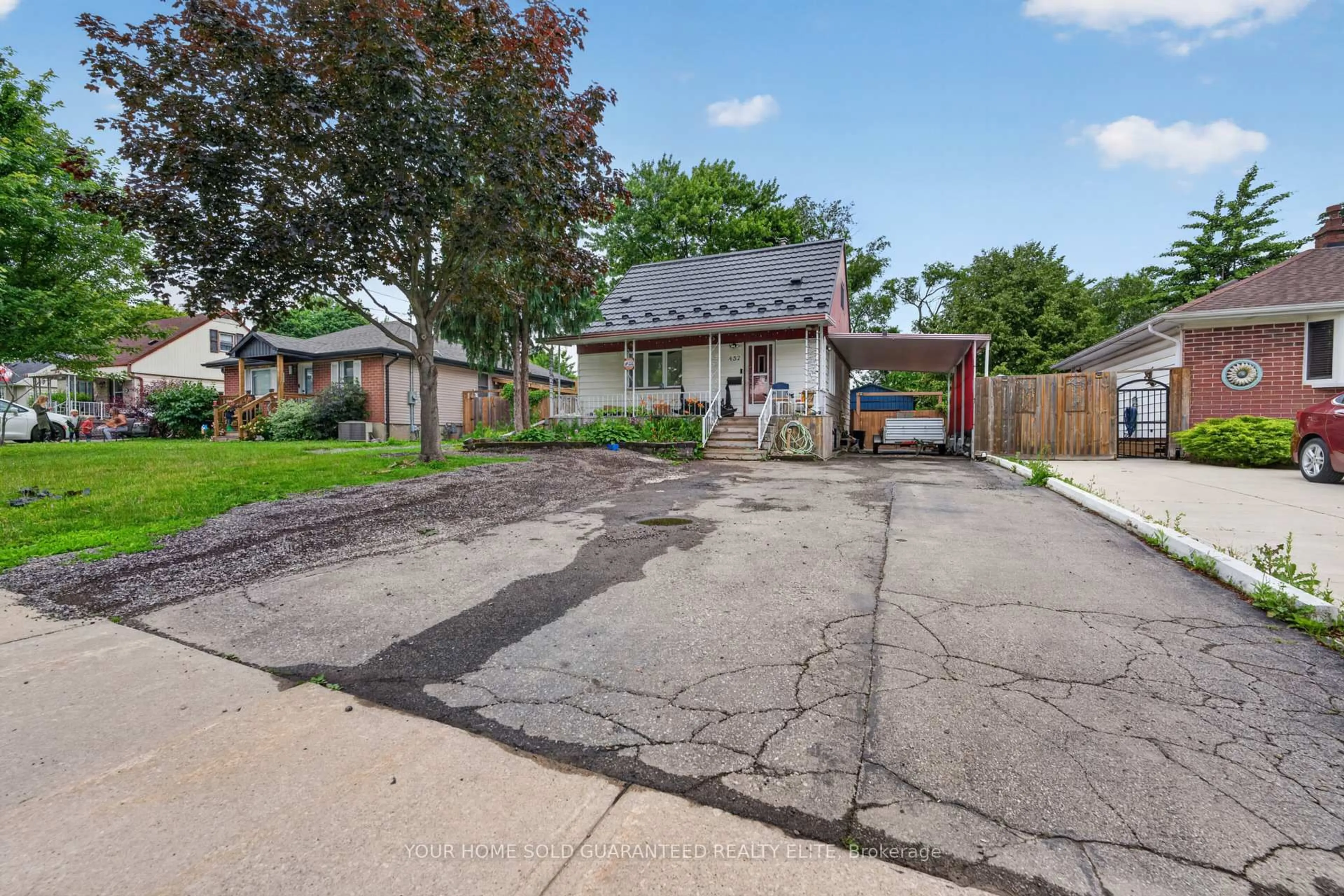 Unknown for 452 East 38th St, Hamilton Ontario L8V 4G8