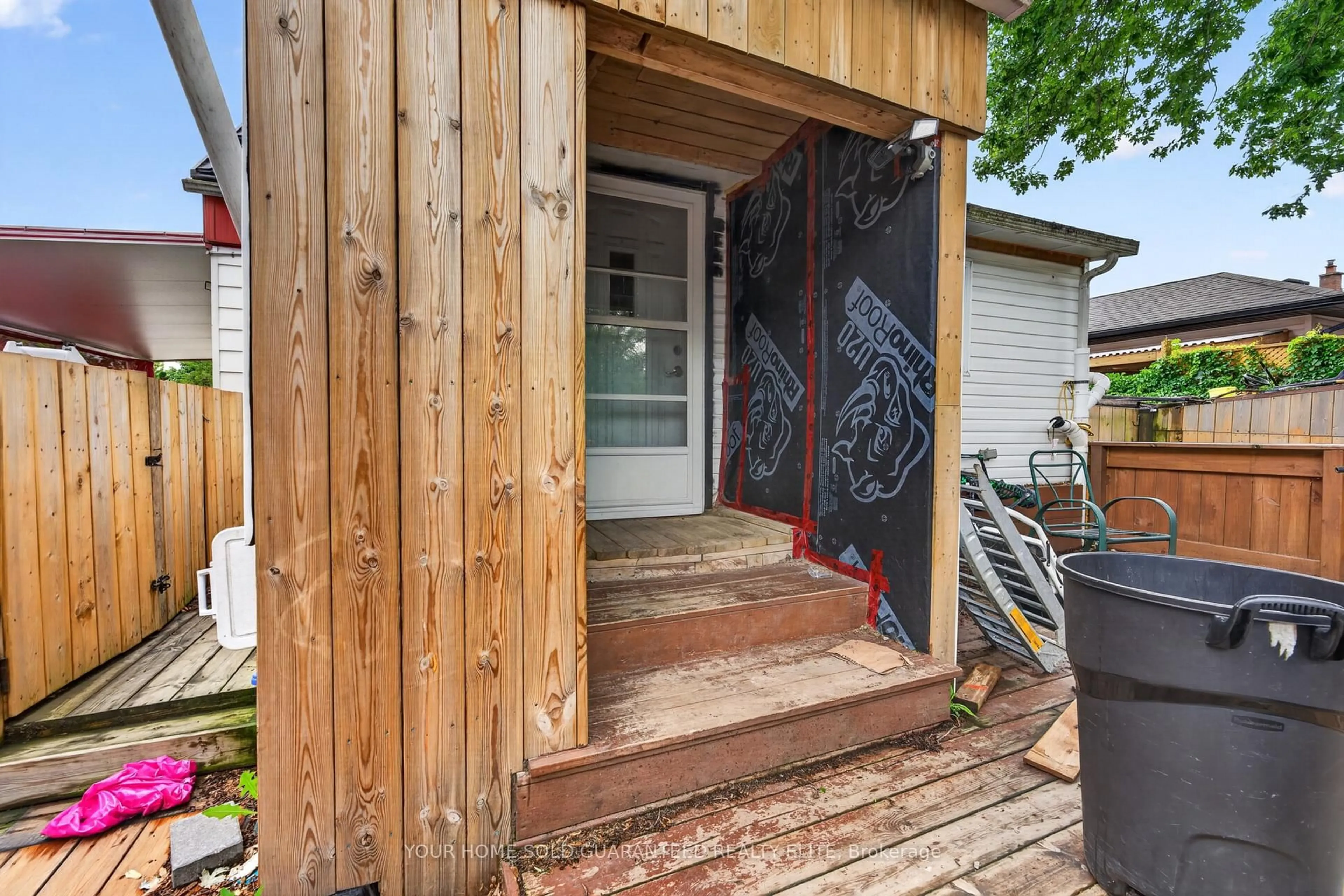 Unknown for 452 East 38th St, Hamilton Ontario L8V 4G8
