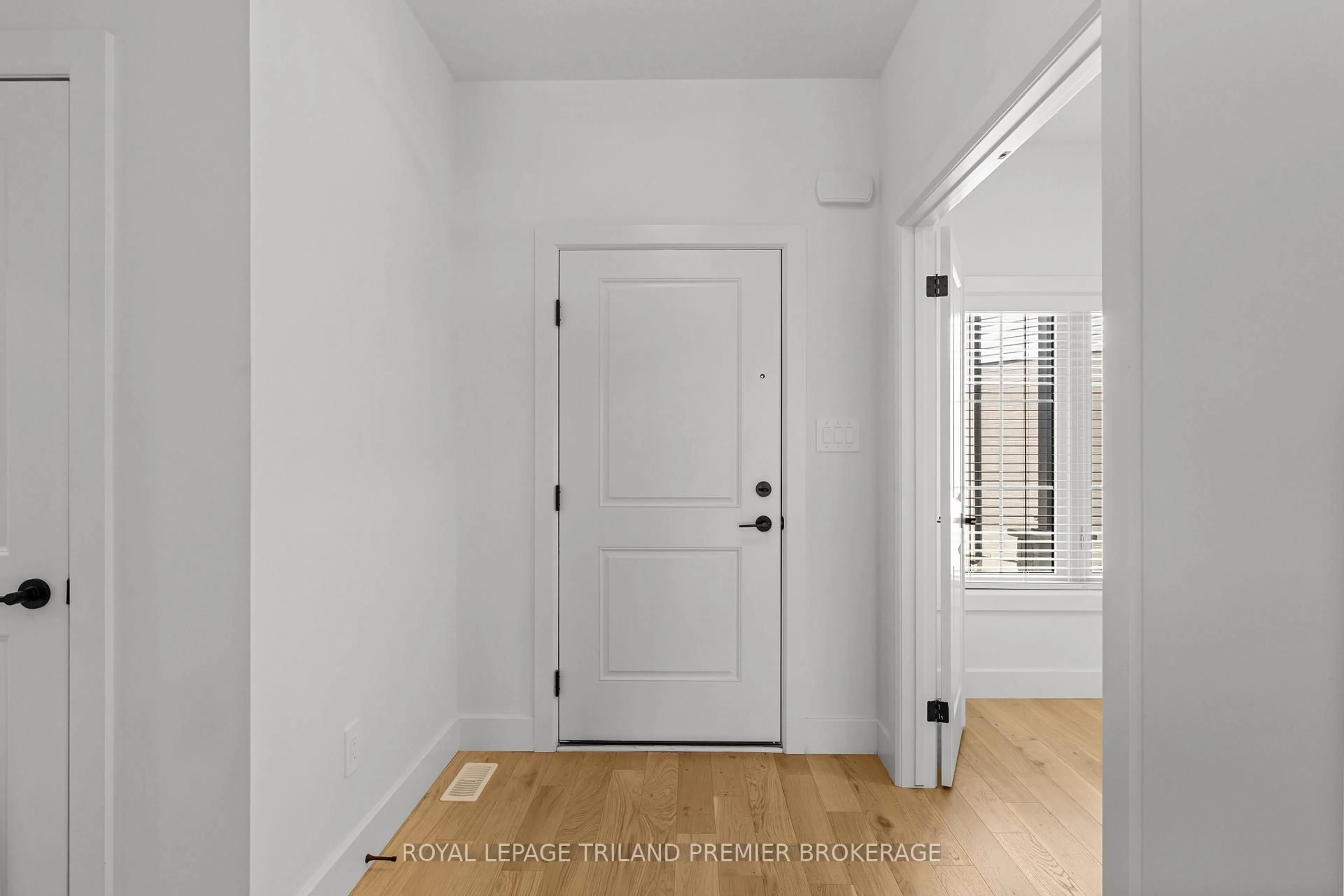 Indoor entryway for 1346 Bush Hill Link, London North Ontario N6G 0X6