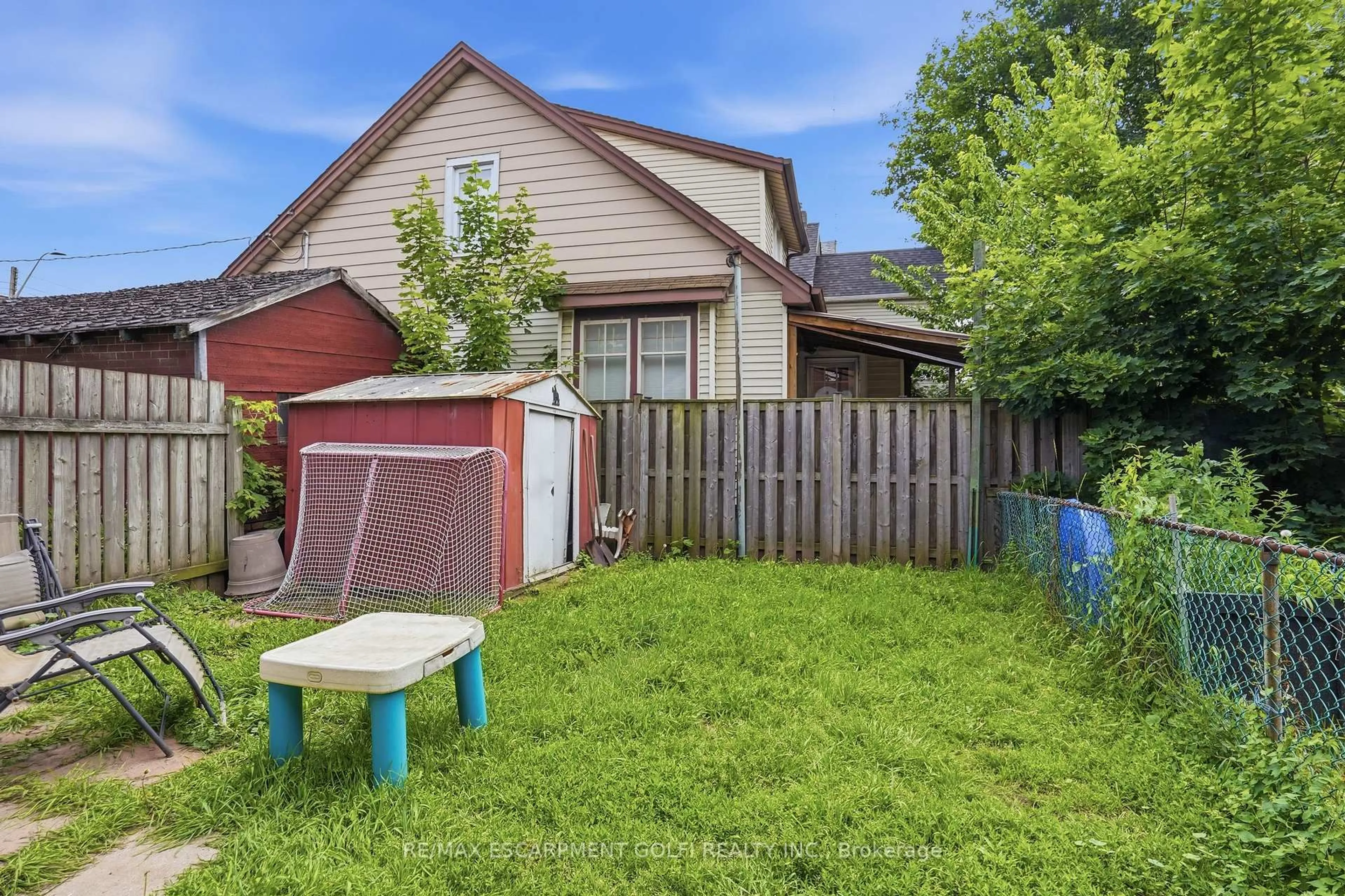 Shed for 78 CAMPBELL Ave, Hamilton Ontario L8L 2N4