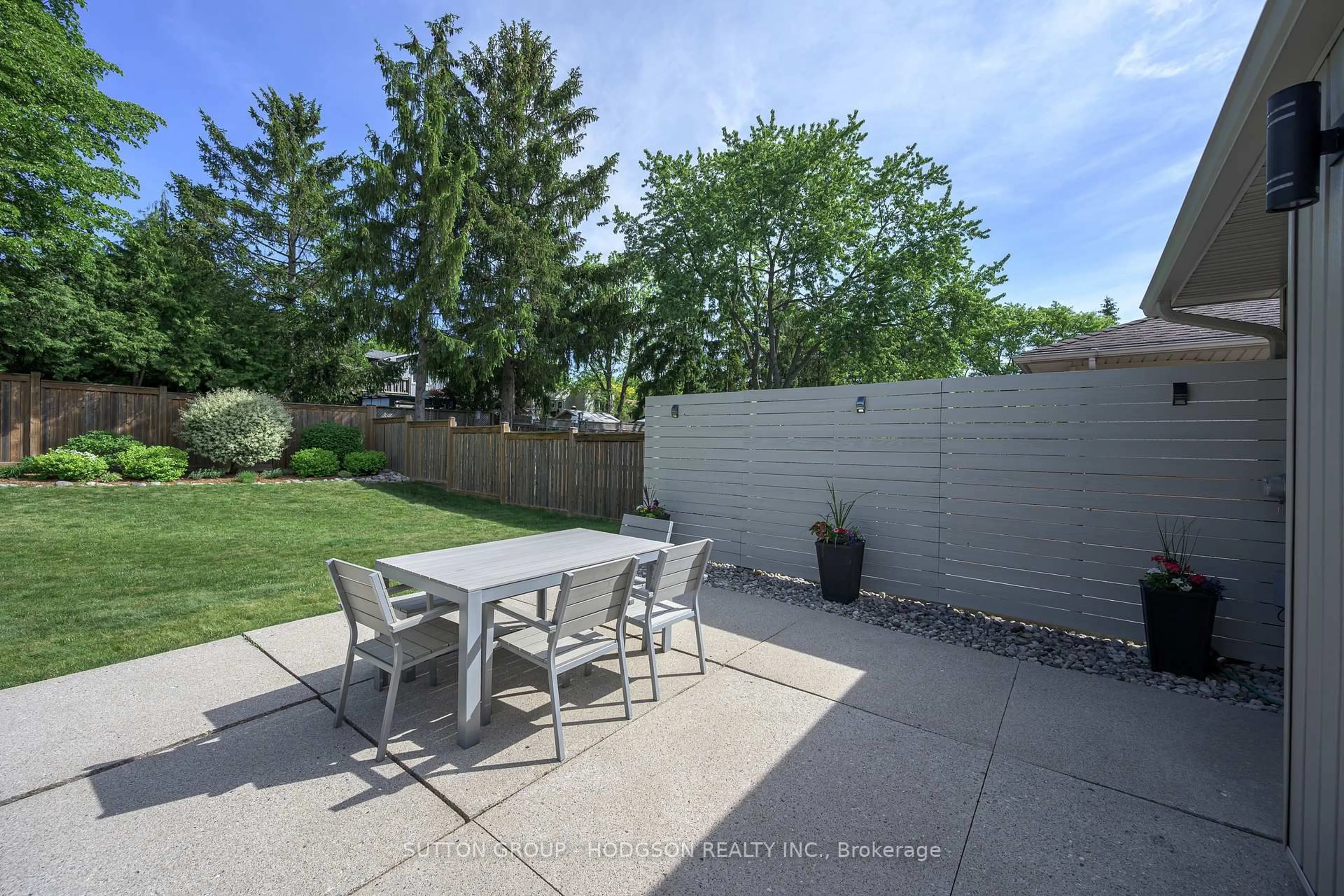Patio, street for 993 Woodhaven Rd, London North Ontario N6H 4L9