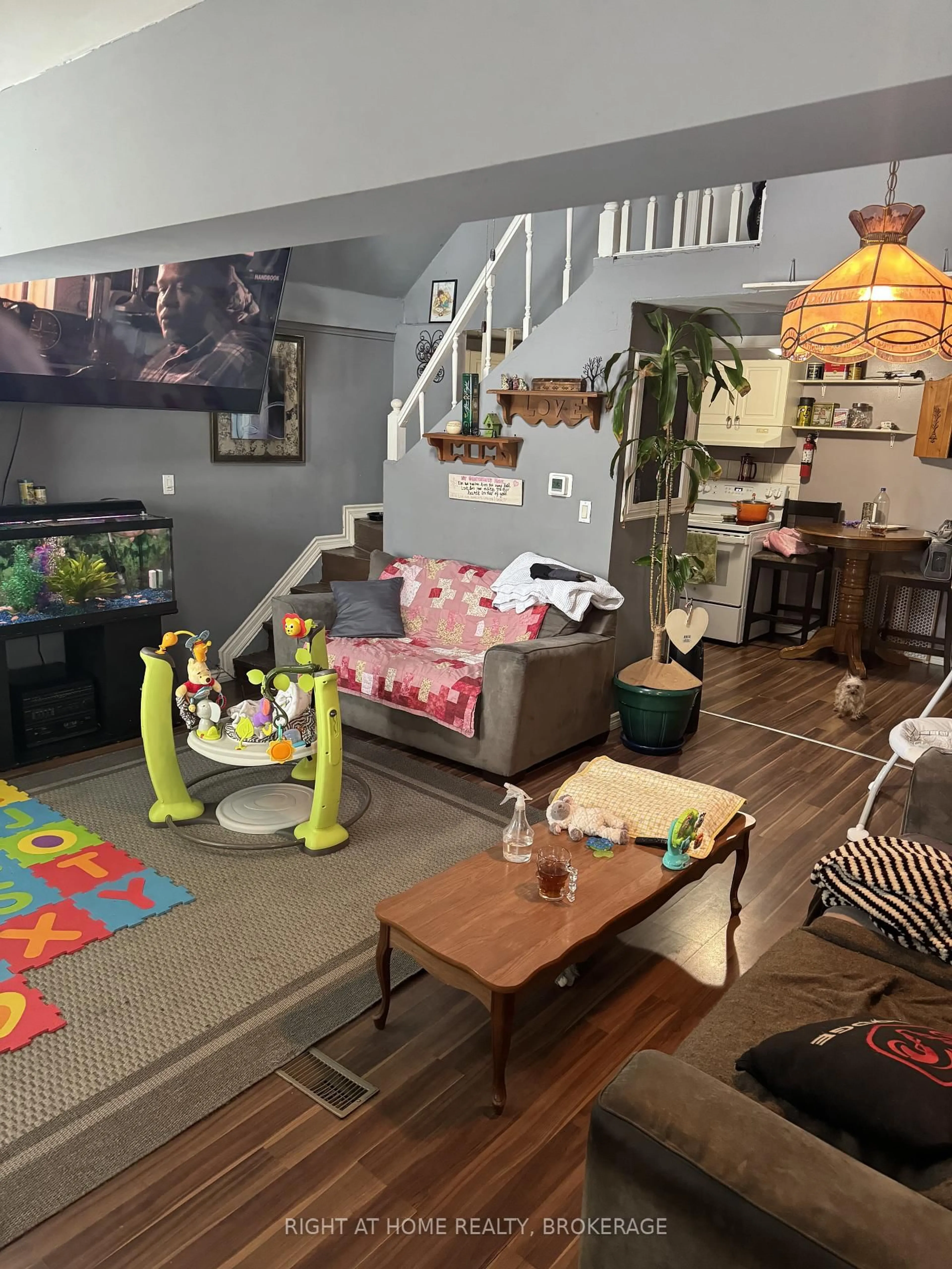 Living room with furniture, unknown for 6481 Bellevue St, Niagara Falls Ontario L2E 1Y9