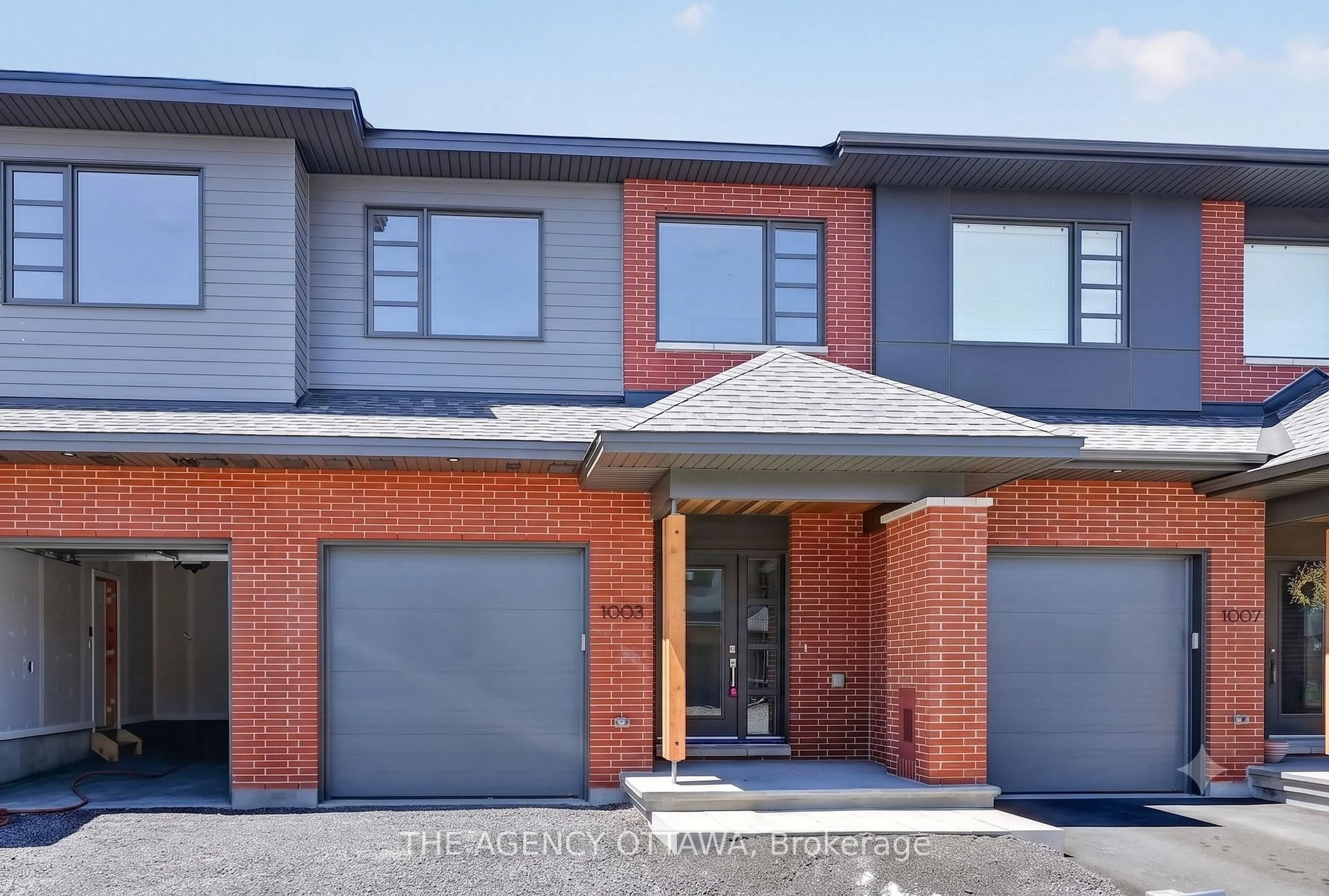 Home with brick exterior material, street for 1005 Kitigan Grve, Ottawa Ontario K2K 0M9