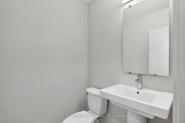 1005 Kitigan Grve, Ottawa 3