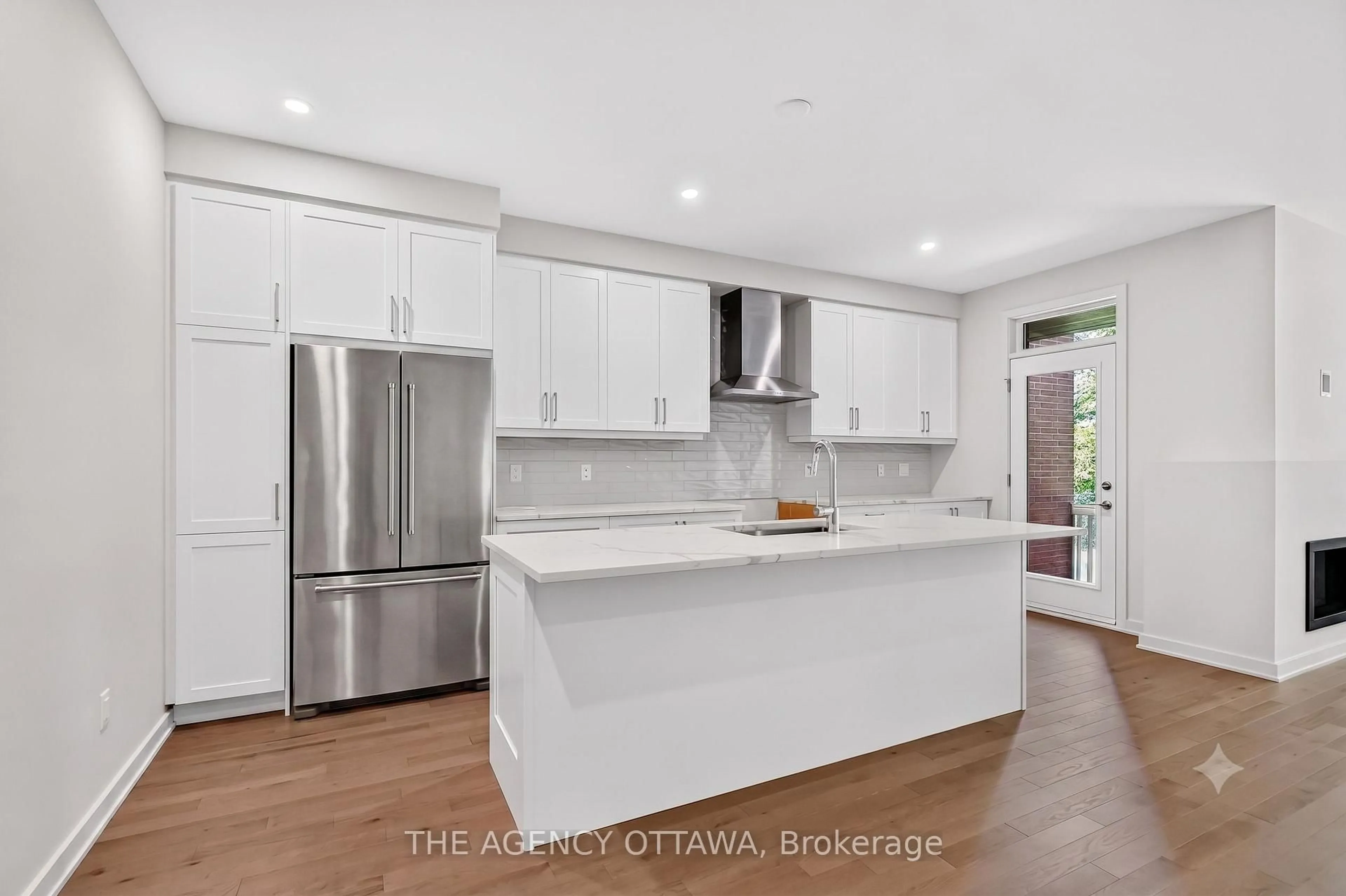 Open concept kitchen, unknown for 1005 Kitigan Grve, Ottawa Ontario K2K 0M9