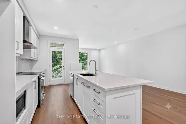 1005 Kitigan Grve, Ottawa 5