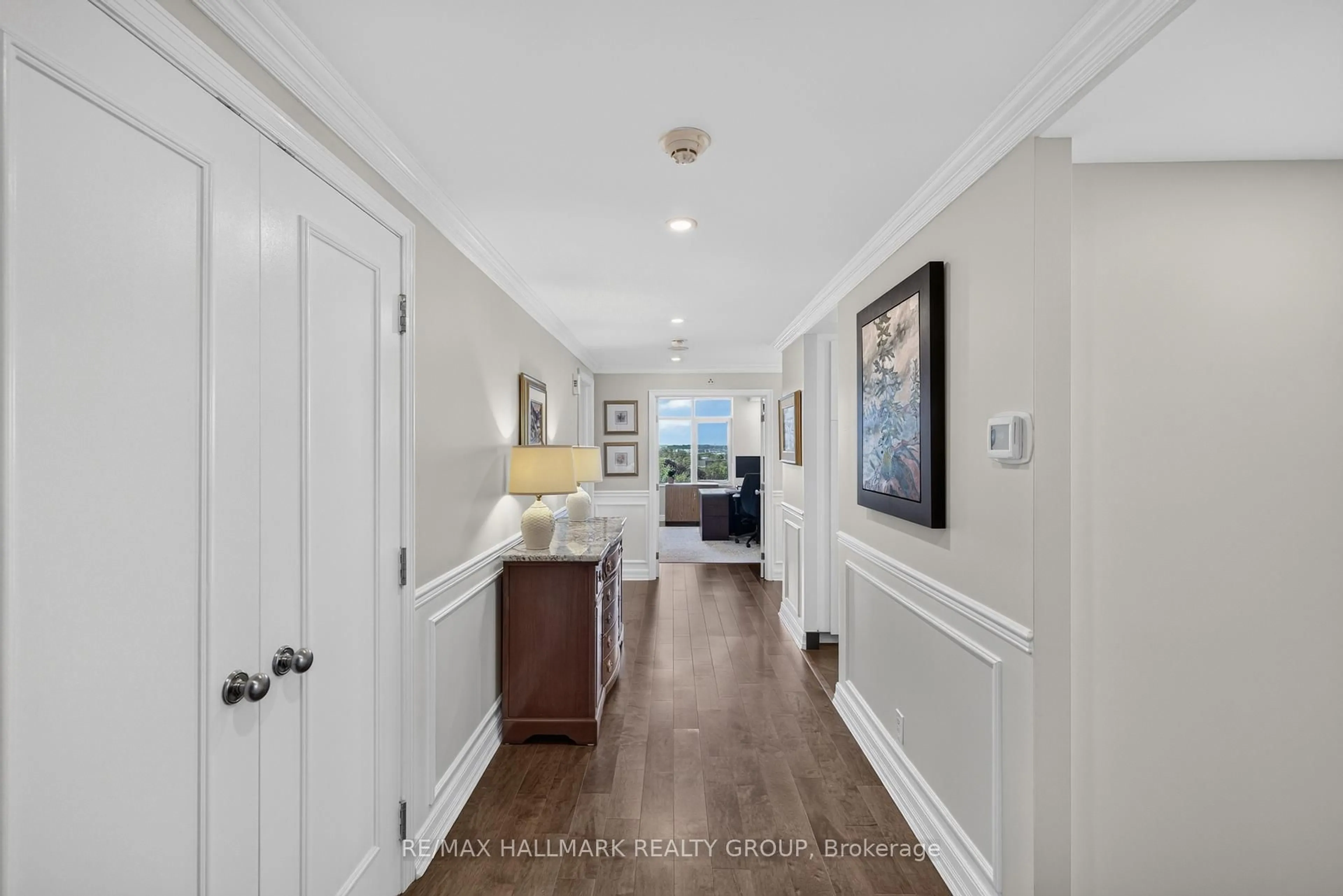 Indoor entryway for 3590 Rivergate Way #803, Ottawa Ontario K1V 1V6