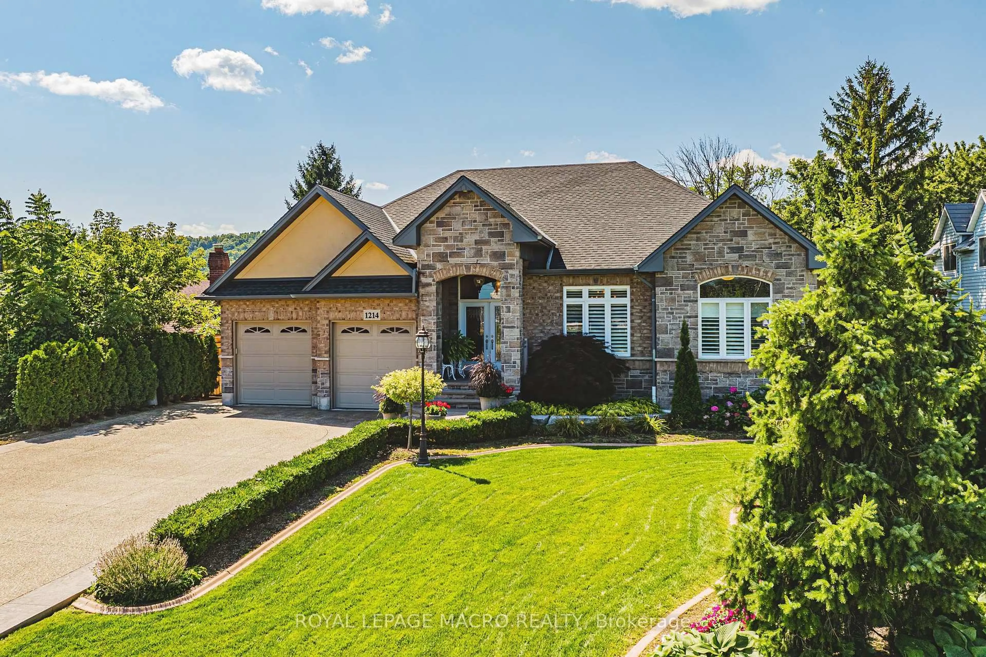 Home with brick exterior material, street for 1214 #8 Highway, Hamilton Ontario L8E 5K2