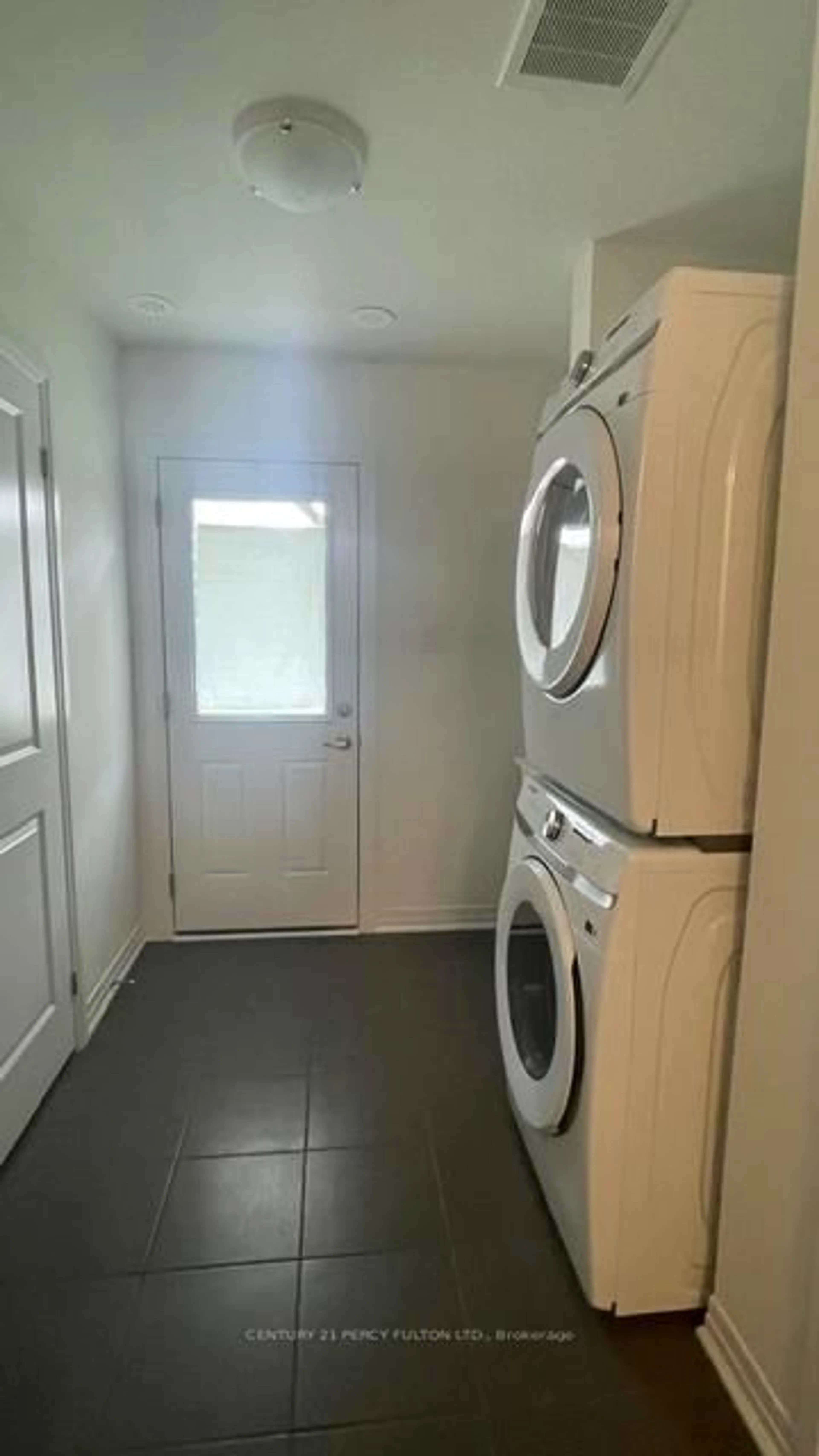 Laundry room for 1 Greig St, Brantford Ontario N3T 0Y4