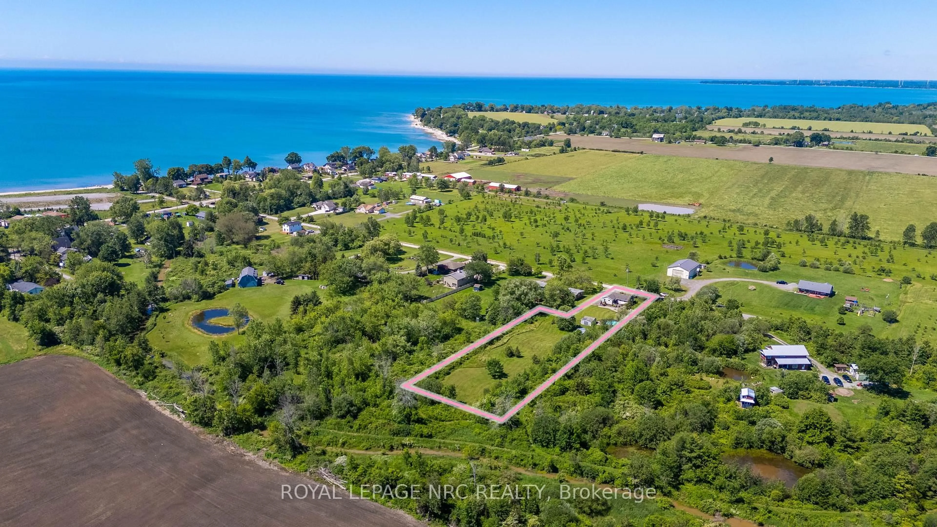 A pic from outside/outdoor area/front of a property/back of a property/a pic from drone, water/lake/river/ocean view for 11821 Sideroad 18 Rd, Wainfleet Ontario L0S 1V0