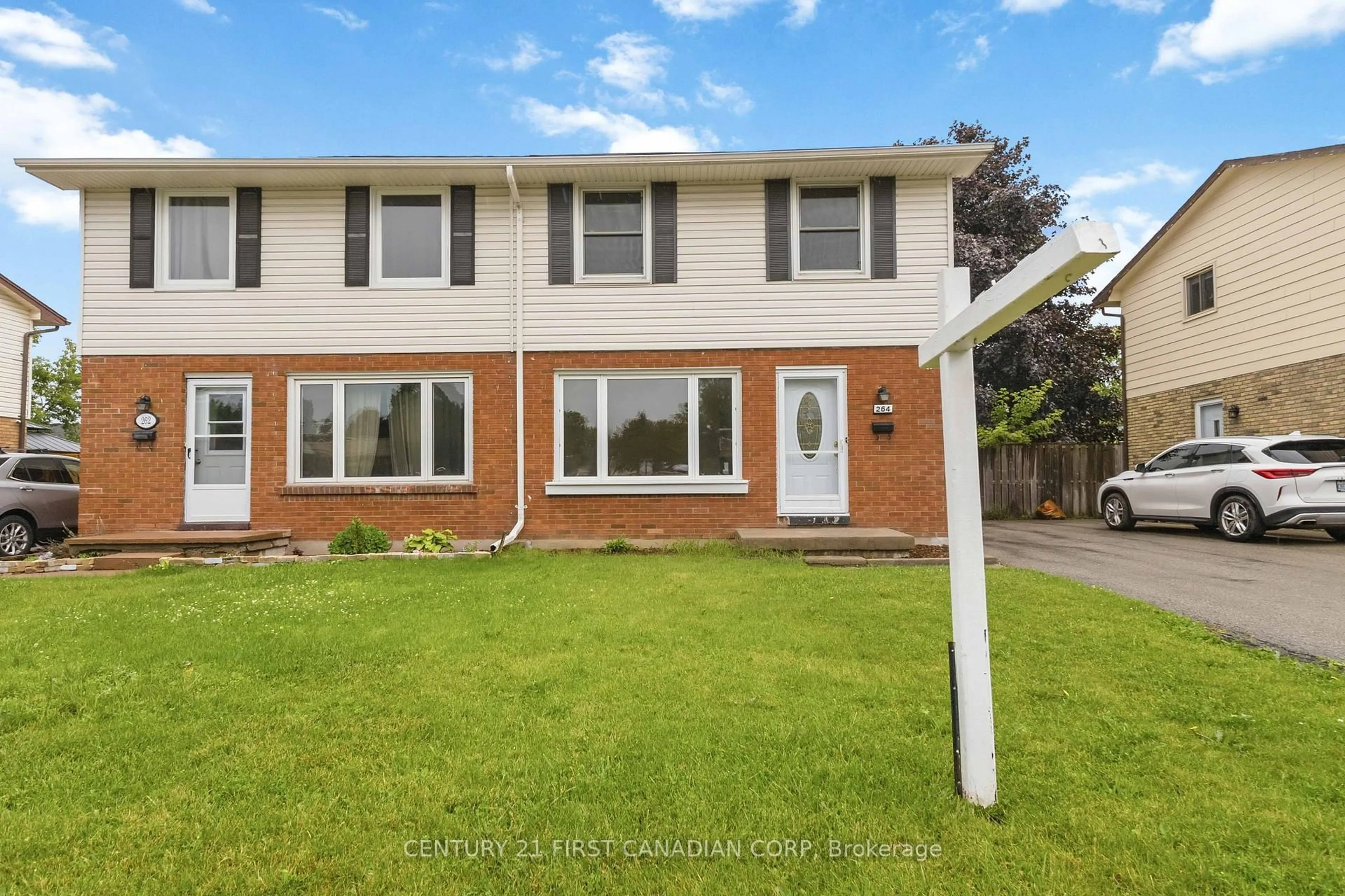 Home with vinyl exterior material, street for 264 Admiral Dr, London East Ontario N5V 1J1