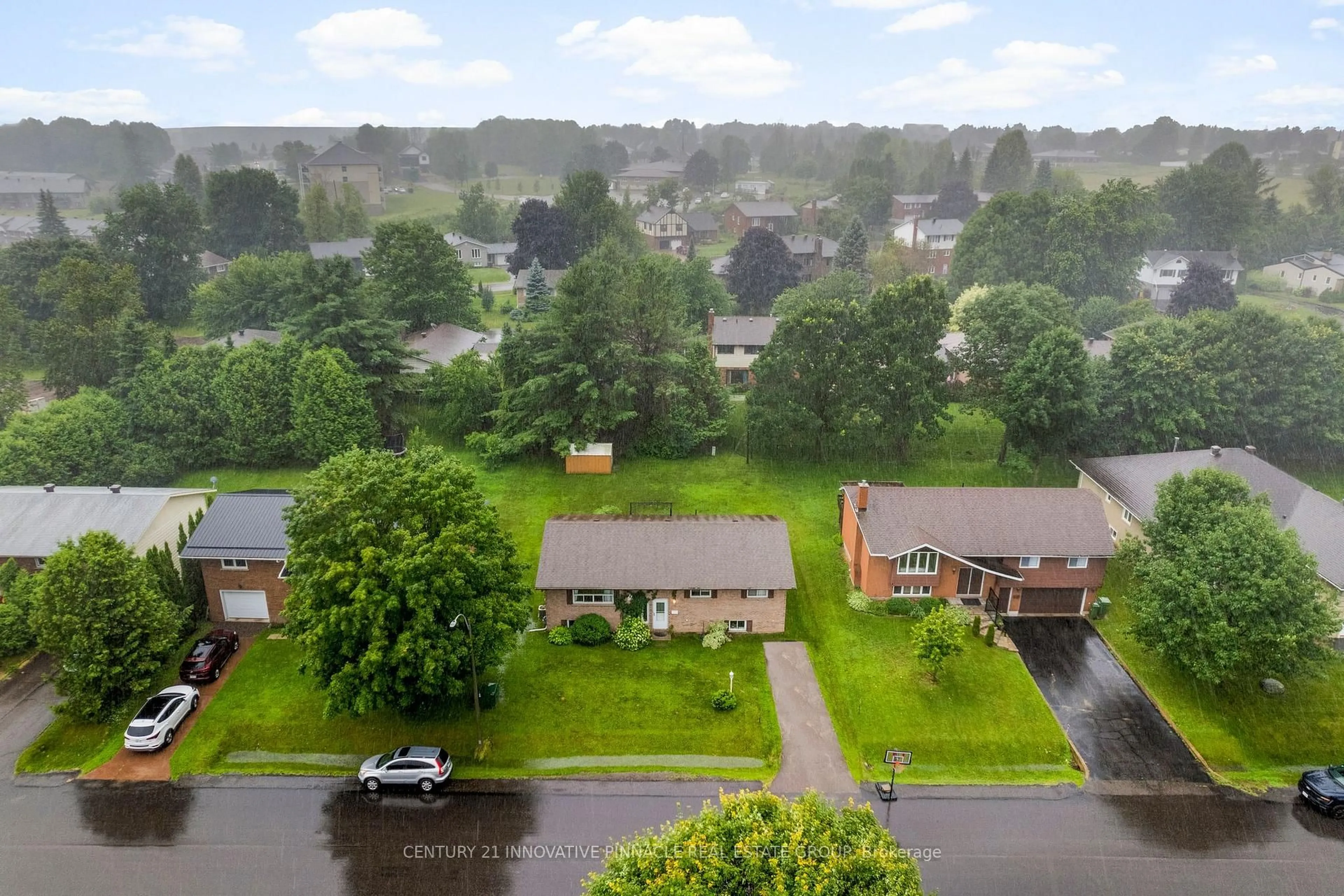 A pic from outside/outdoor area/front of a property/back of a property/a pic from drone, unknown for 594 Herbert St, Pembroke Ontario K8A 8E9