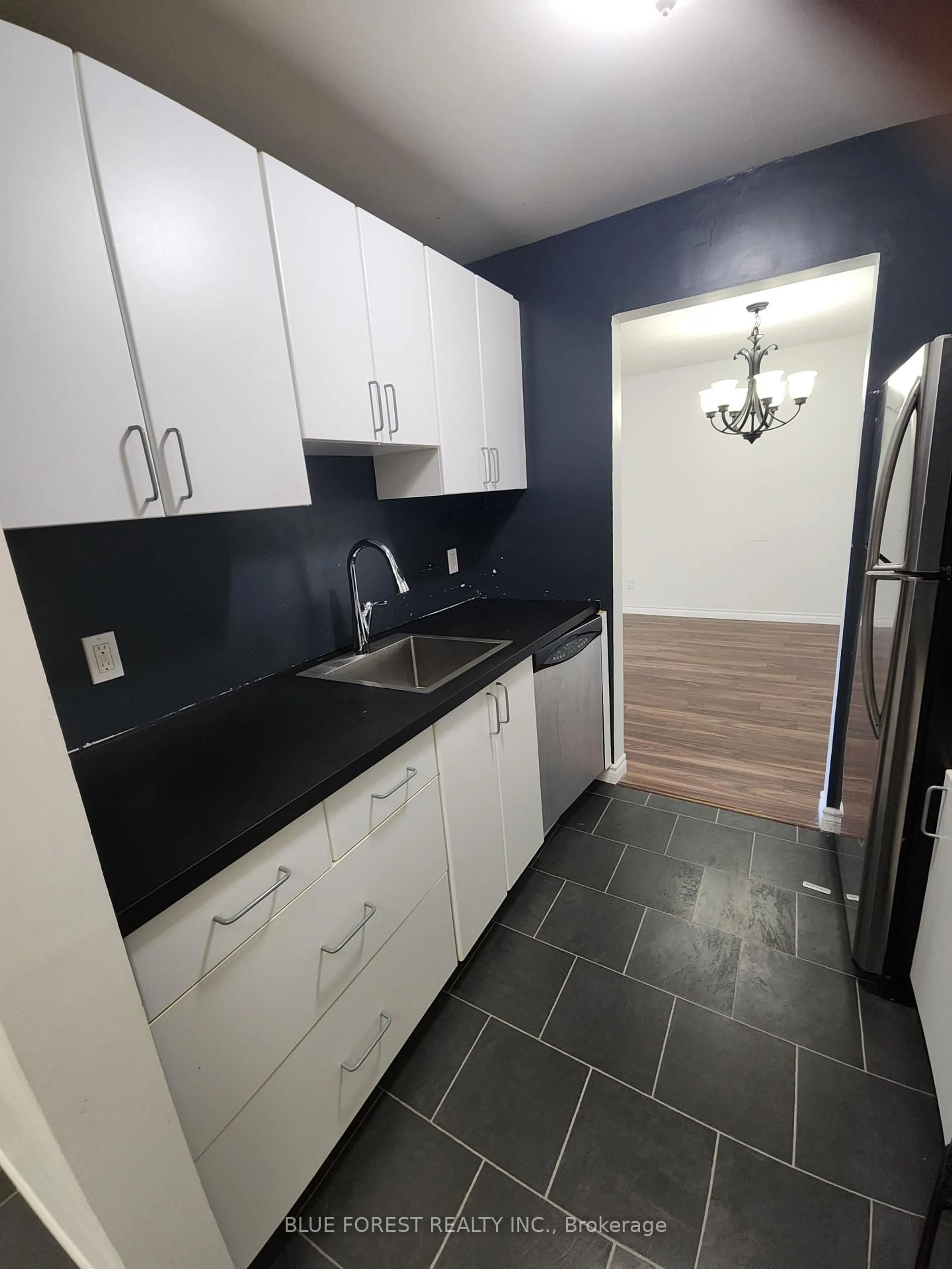 Standard kitchen, unknown for 727 Deveron Cres #210, London South Ontario N5Z 4X4