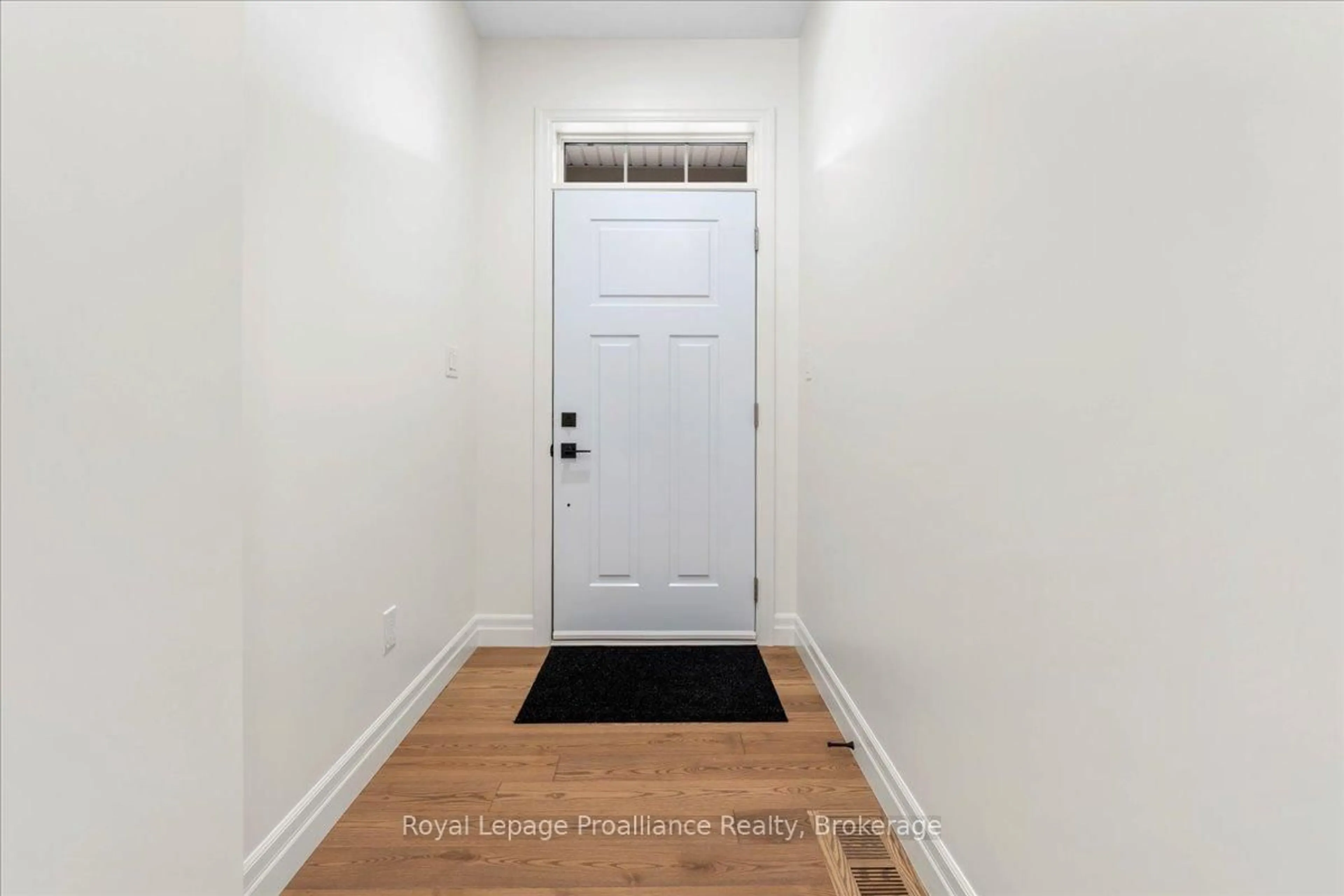 Indoor entryway for 163 Pomeroy Ave, Tweed Ontario K0K 3J0