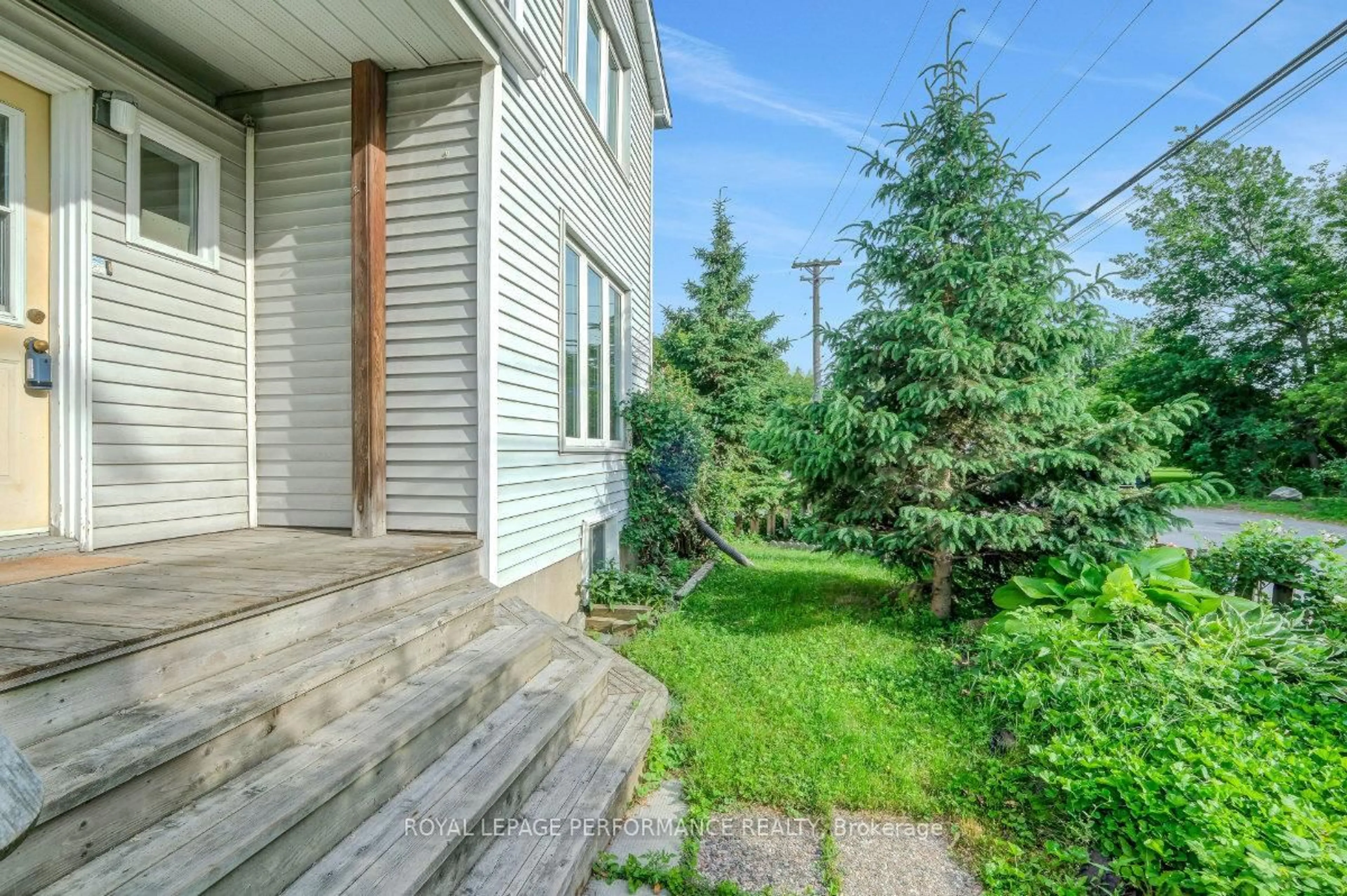 Patio, street for 1141 North River Rd, Ottawa Ontario K1K 3W4