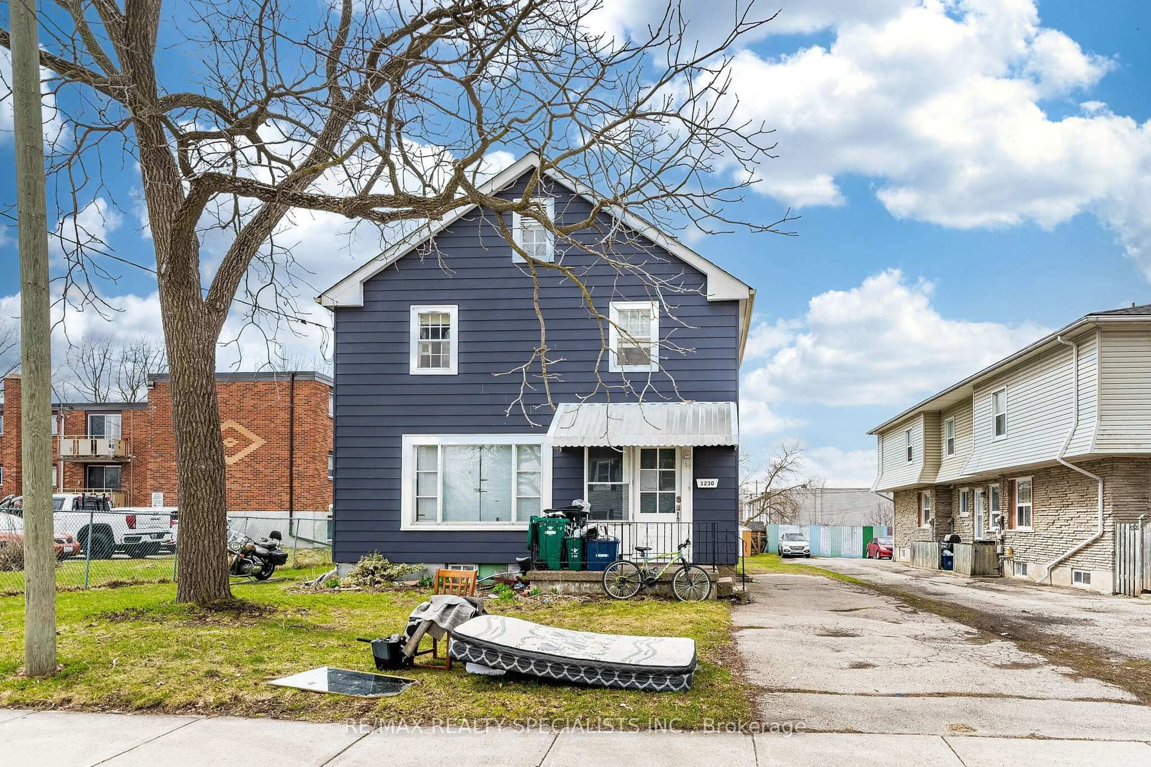 Unknown for 1230 Duke St, Cambridge Ontario N3H 3V7