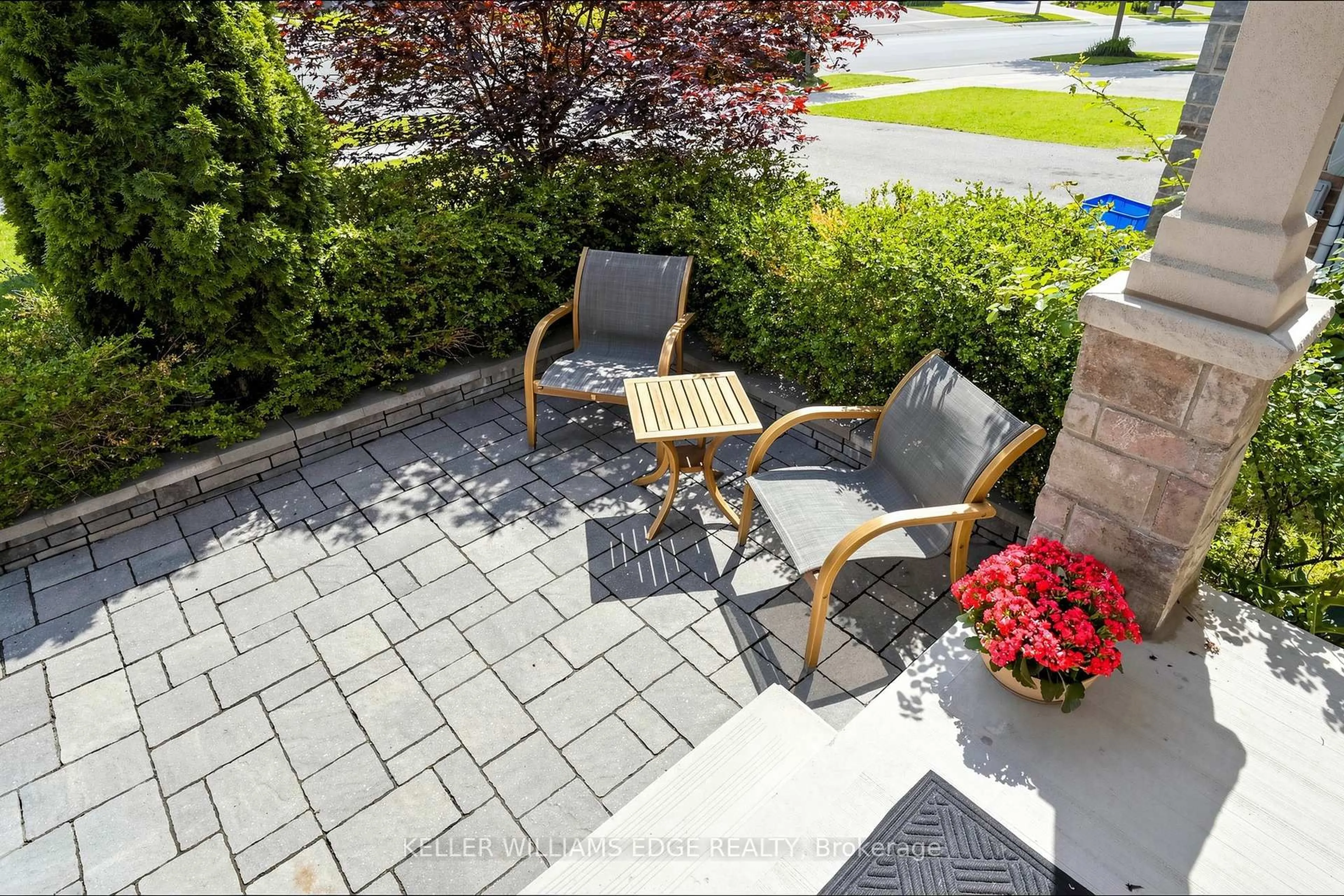 Patio, street for 173 Raymond Rd, Hamilton Ontario L9K 0G9