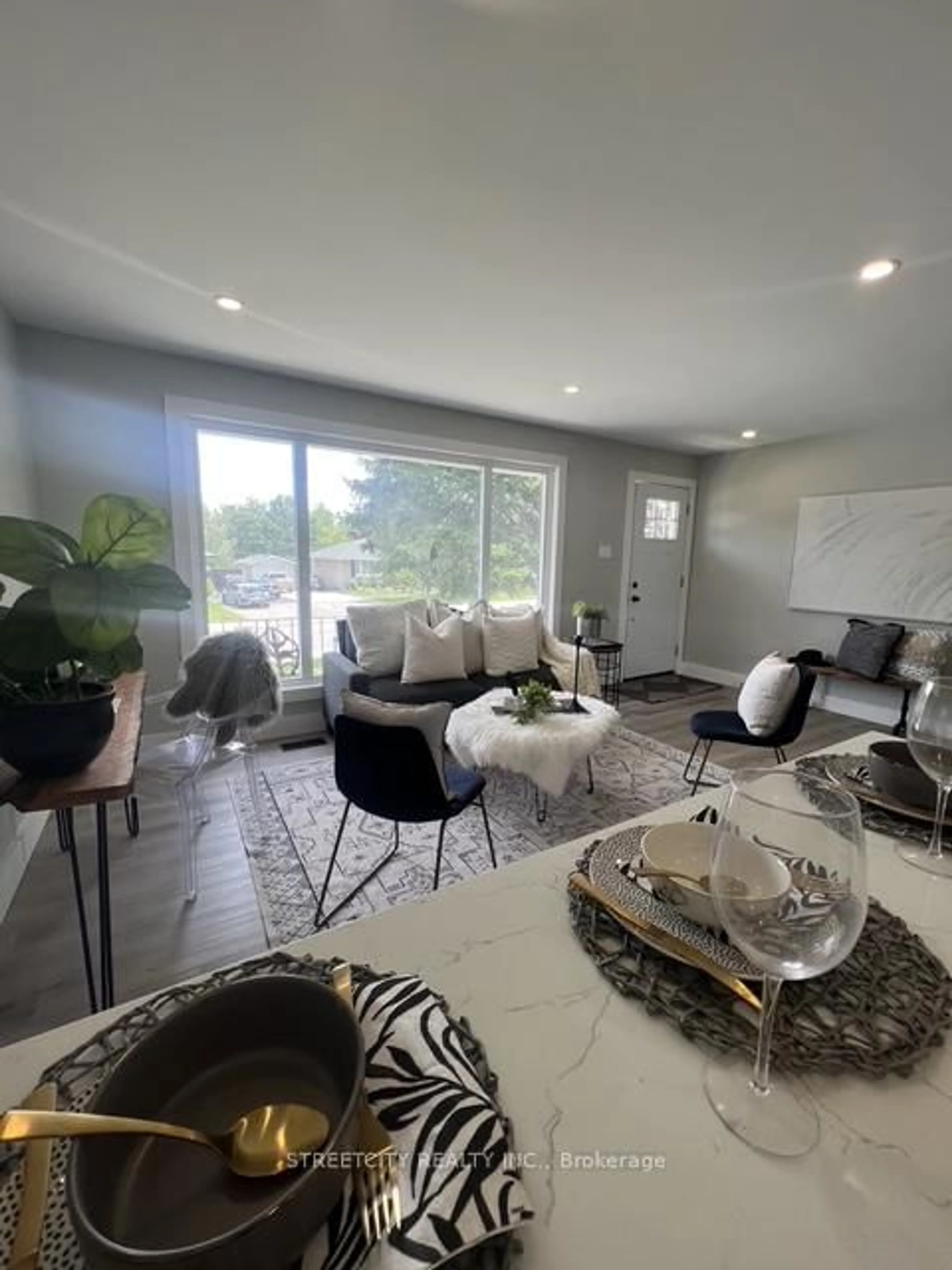 Living room with furniture, unknown for 268 Bernard St, Woodstock Ontario N4S 2V2