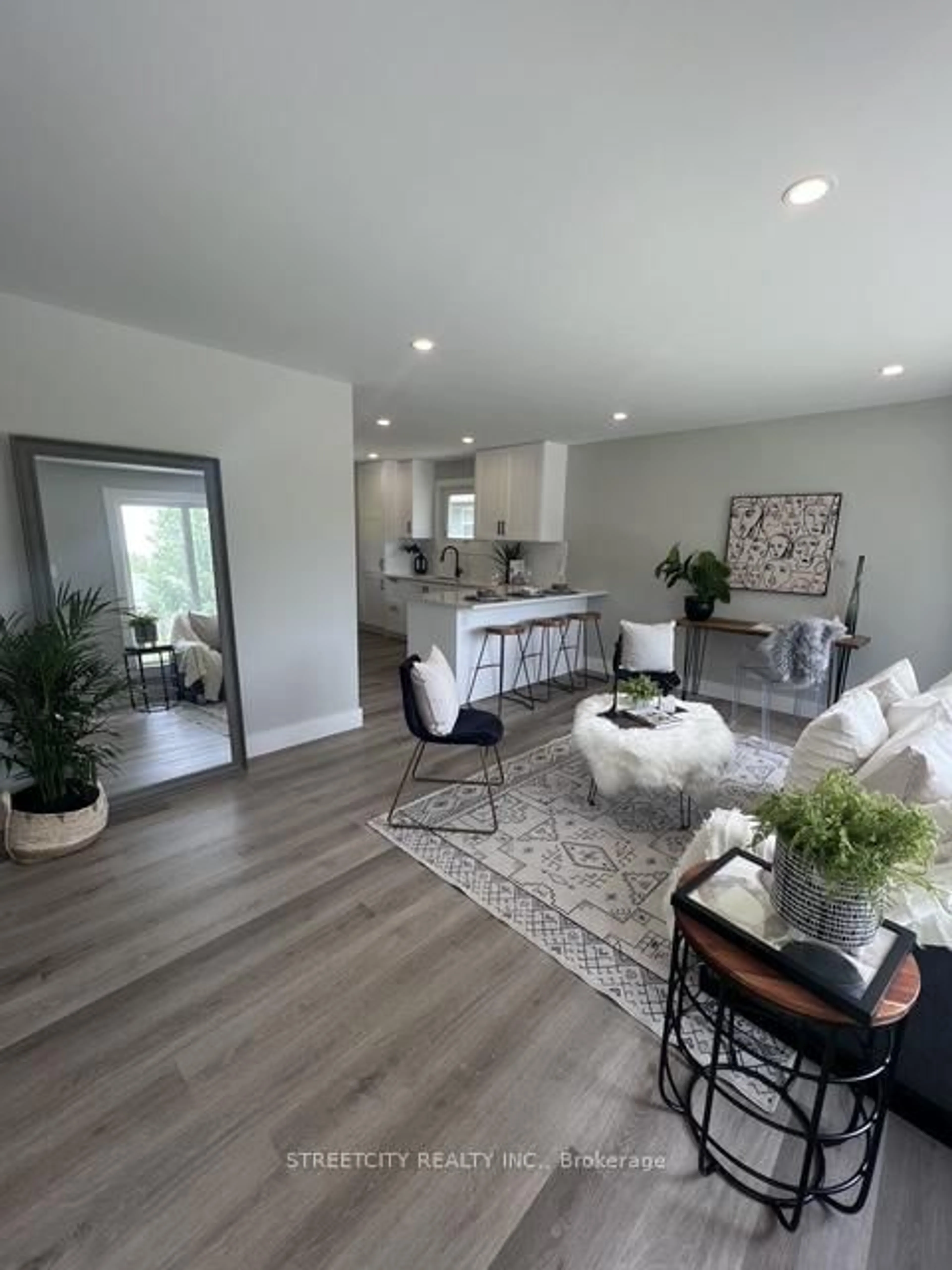 Living room with furniture, unknown for 268 Bernard St, Woodstock Ontario N4S 2V2