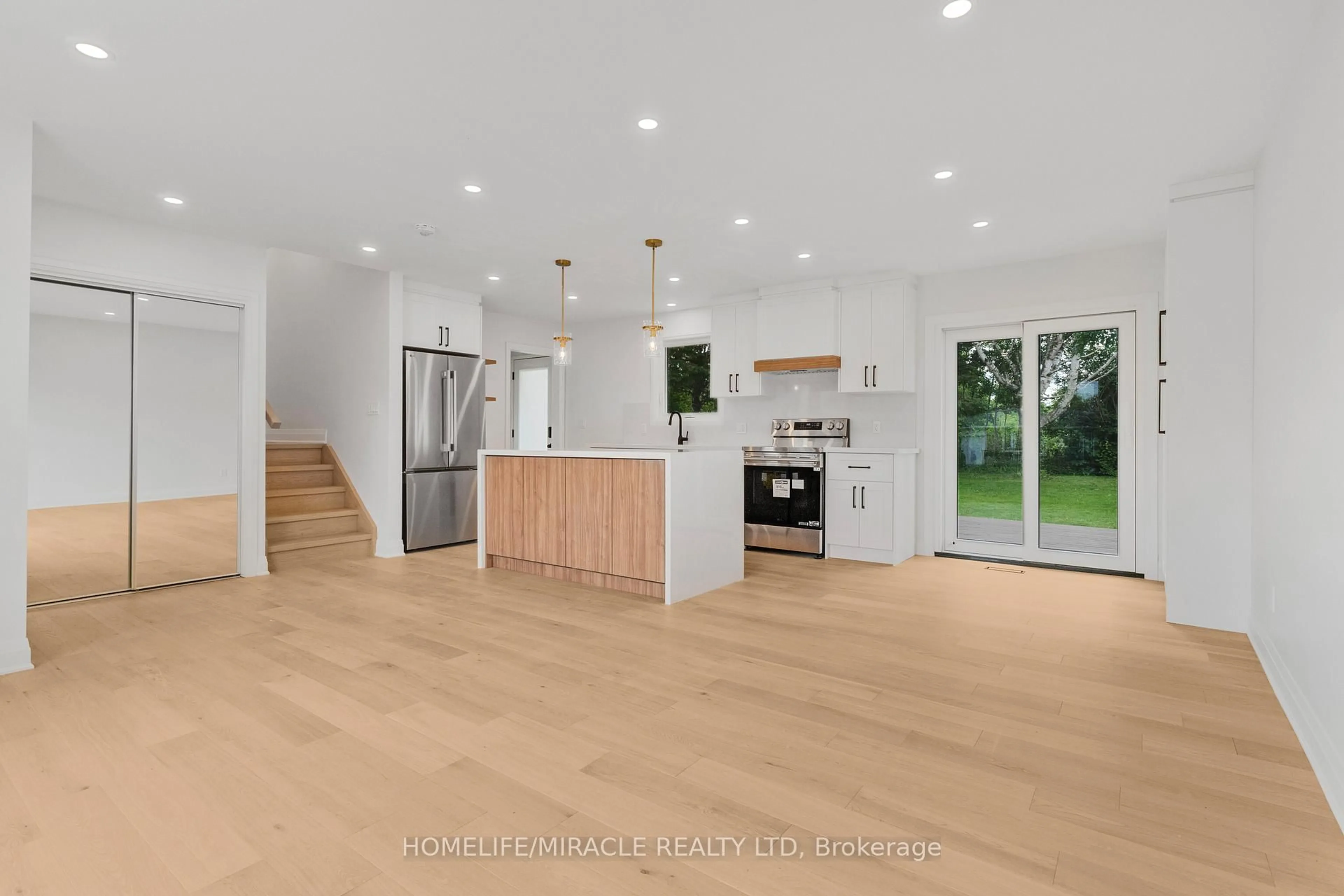 Open concept kitchen, unknown for 357 Simon St, Shelburne Ontario L0N 1S4