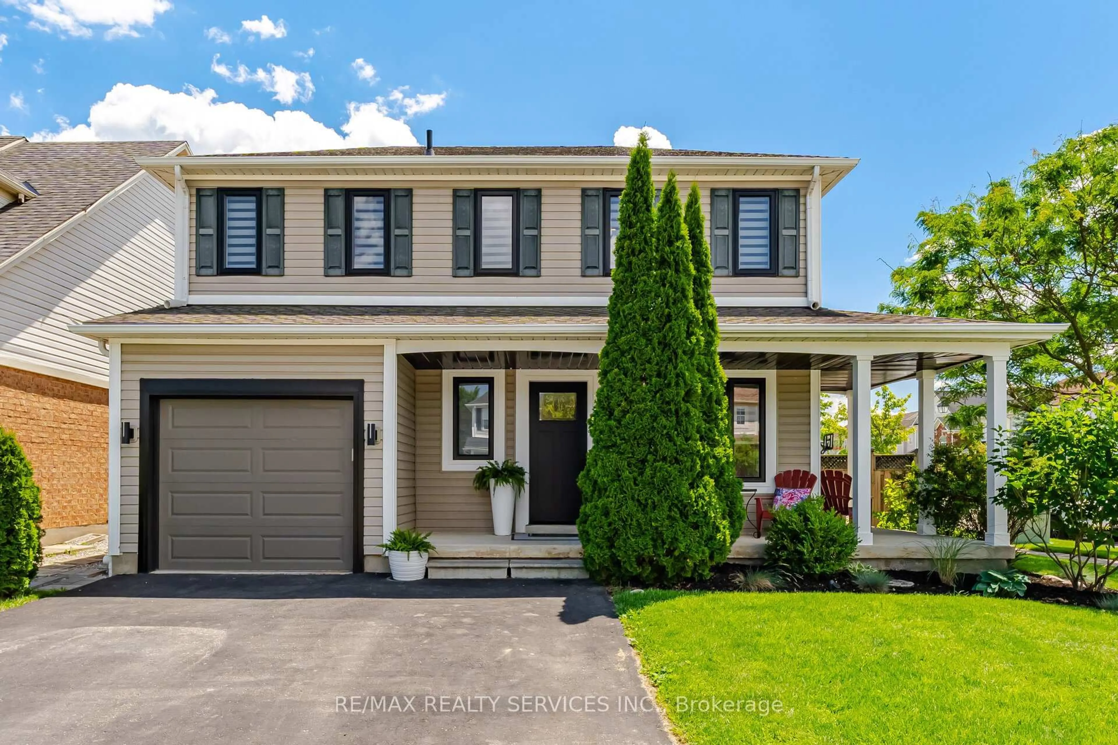 Home with vinyl exterior material, street for 25 Gaydon Way, Brantford Ontario N3T 6P8