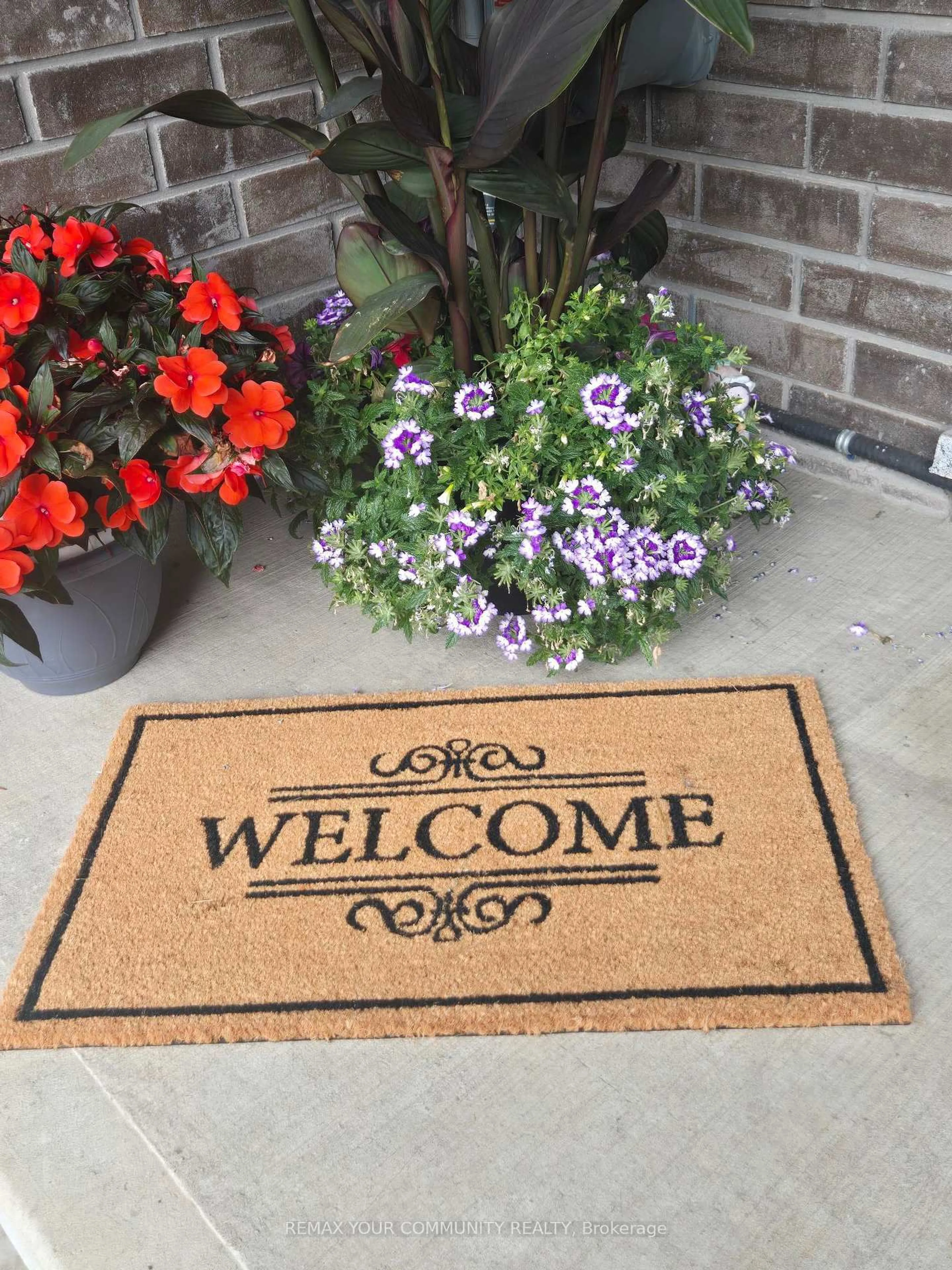 Indoor entryway for 38 Utter Pl, Hamilton Ontario L8J 0K7