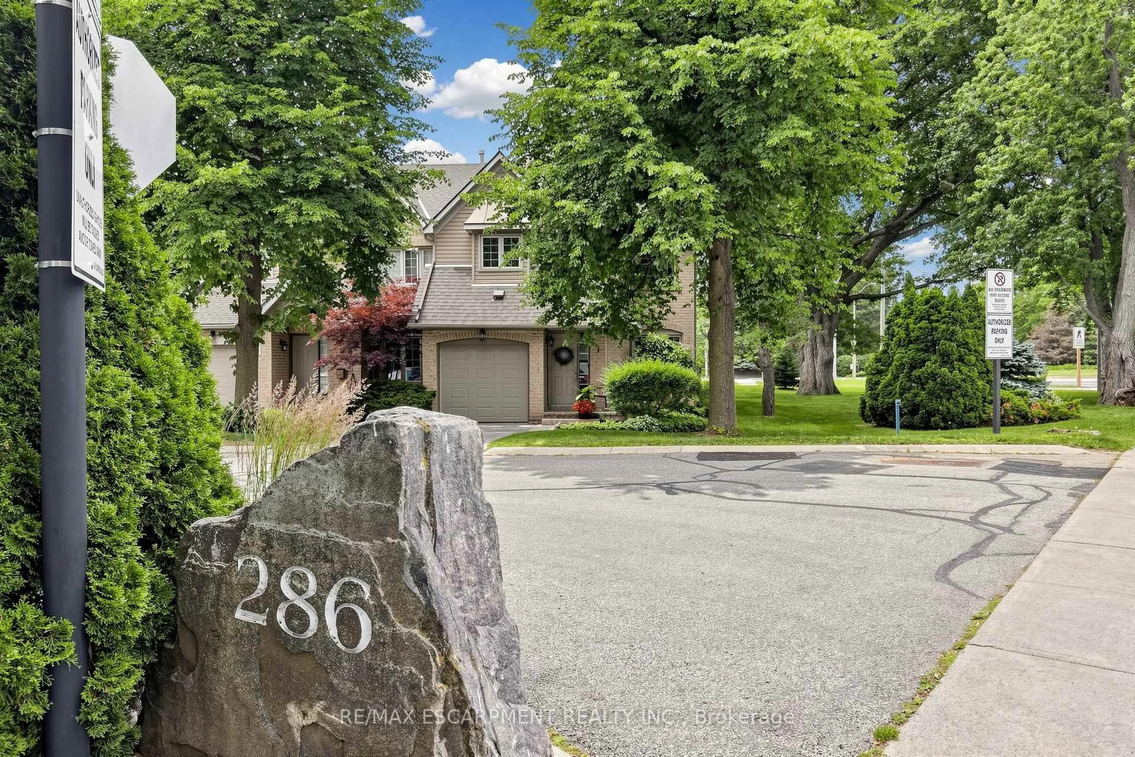 Unknown for 286 Hamilton Dr #1, Hamilton Ontario L9G 4W6