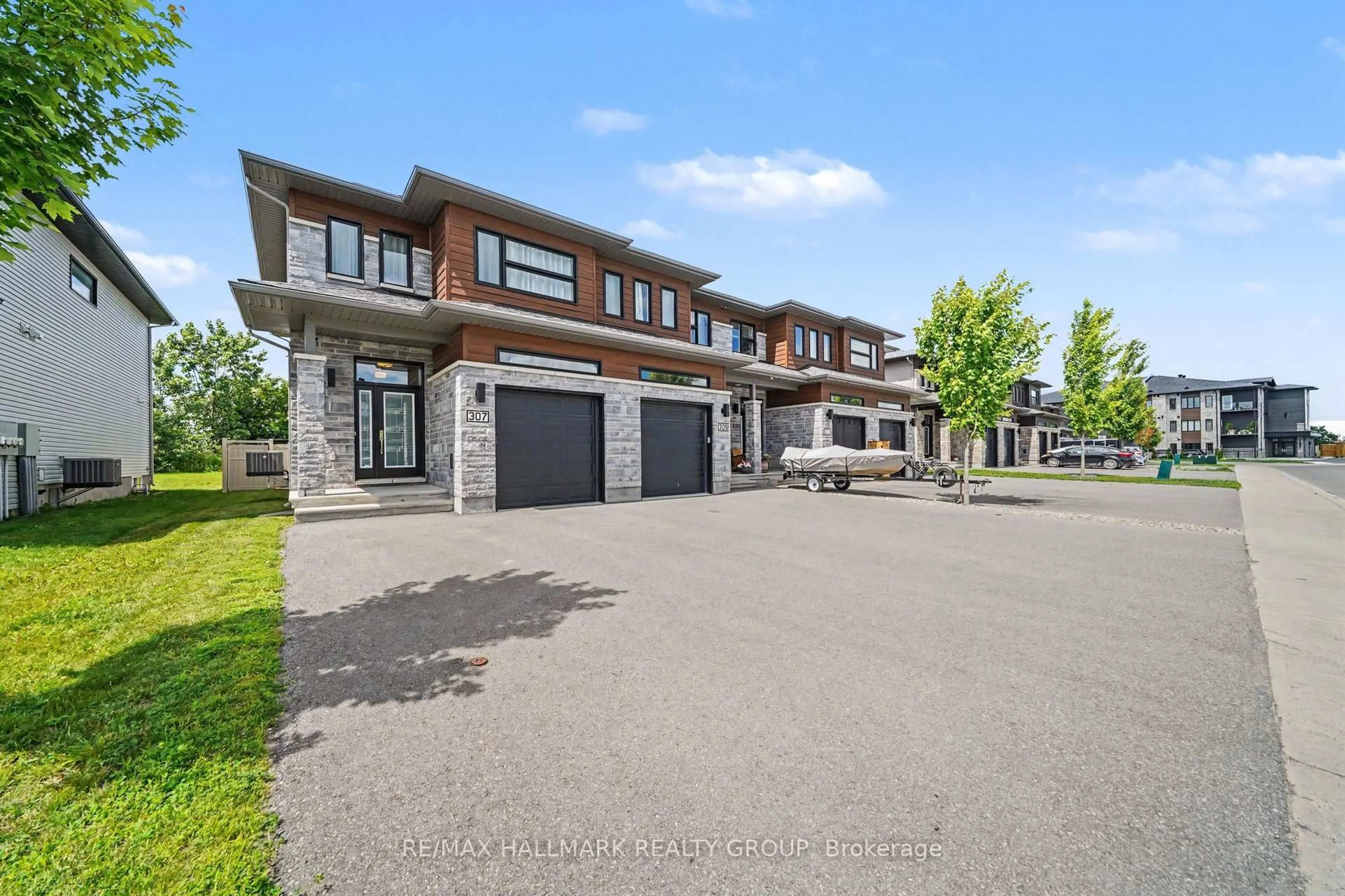 Unknown for 307 Belfort St, Russell Ontario K0A 1W0