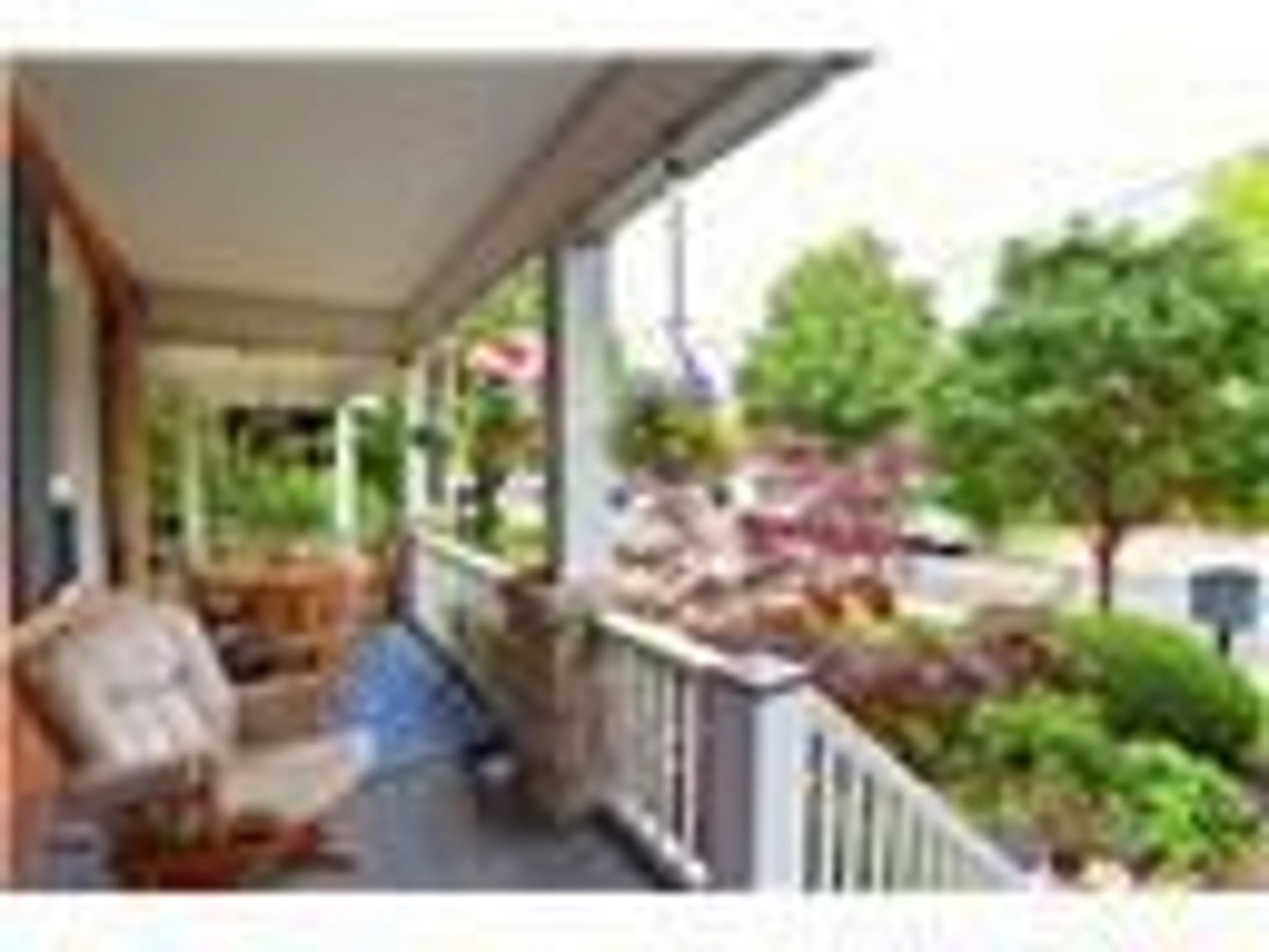 Patio, street for 135 ALPINE Ave, Hamilton Ontario L9A 1A7