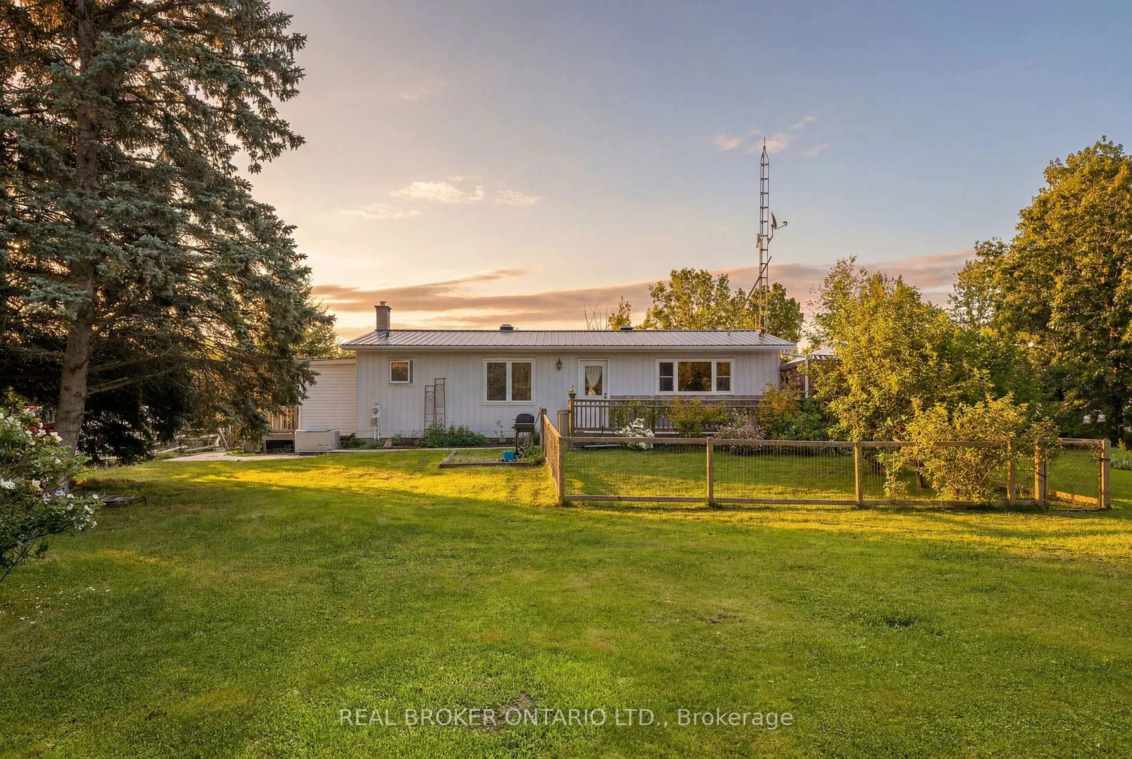 A pic from outside/outdoor area/front of a property/back of a property/a pic from drone, unknown for 206 Weedmark Rd, Merrickville-Wolford Ontario K0G 1N0