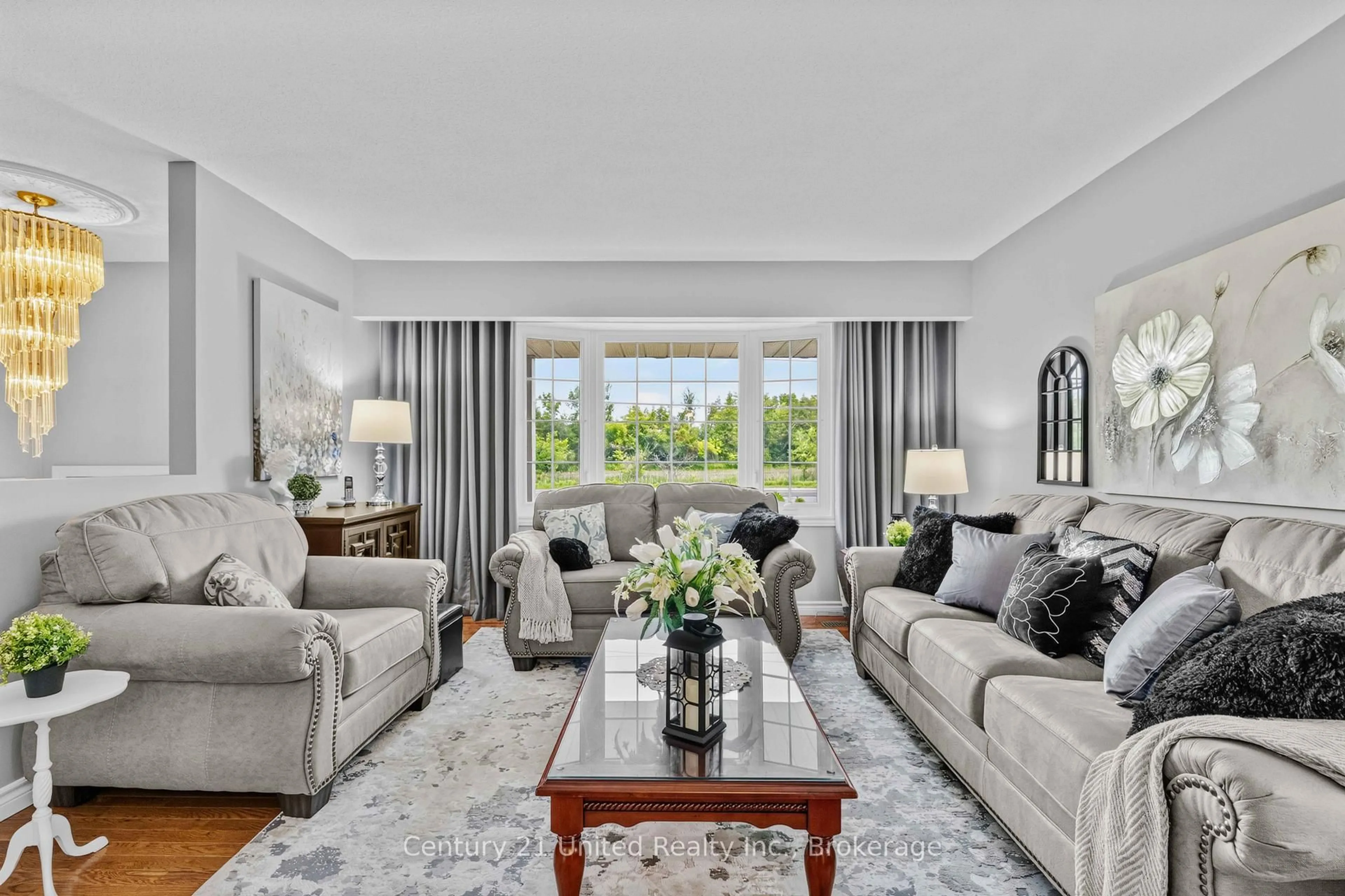 Living room with furniture, unknown for 975 8th Line, Selwyn Ontario K0L 1H0