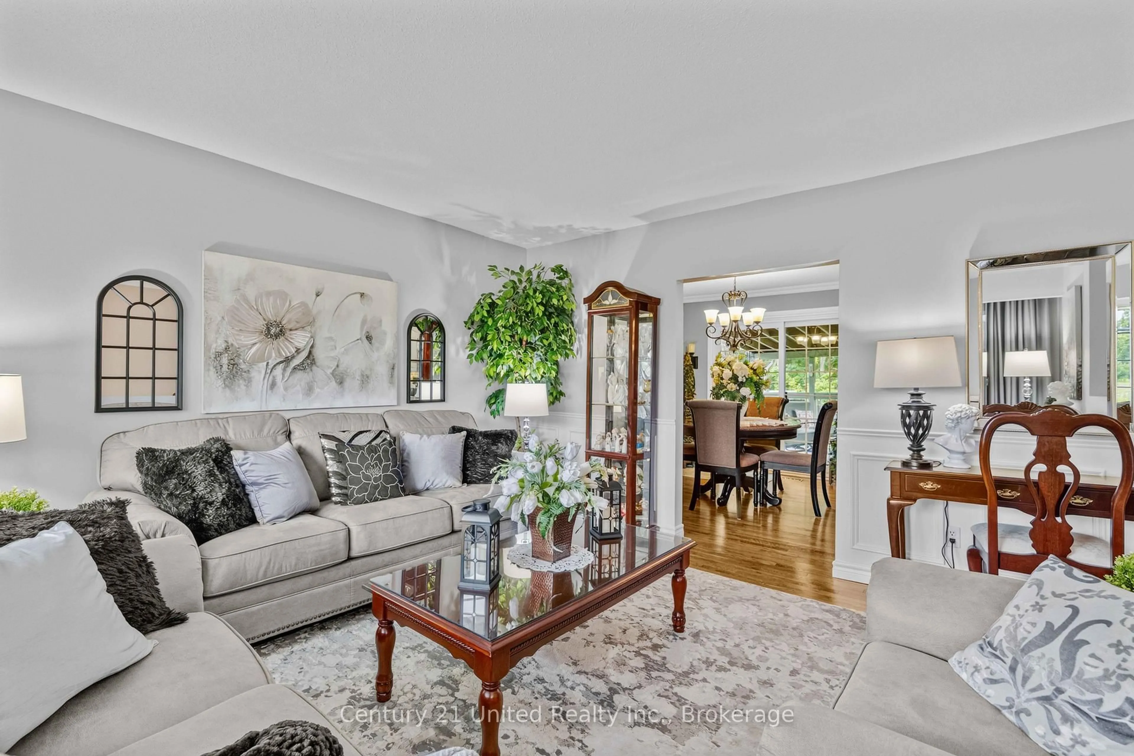 Living room with furniture, unknown for 975 8th Line, Selwyn Ontario K0L 1H0