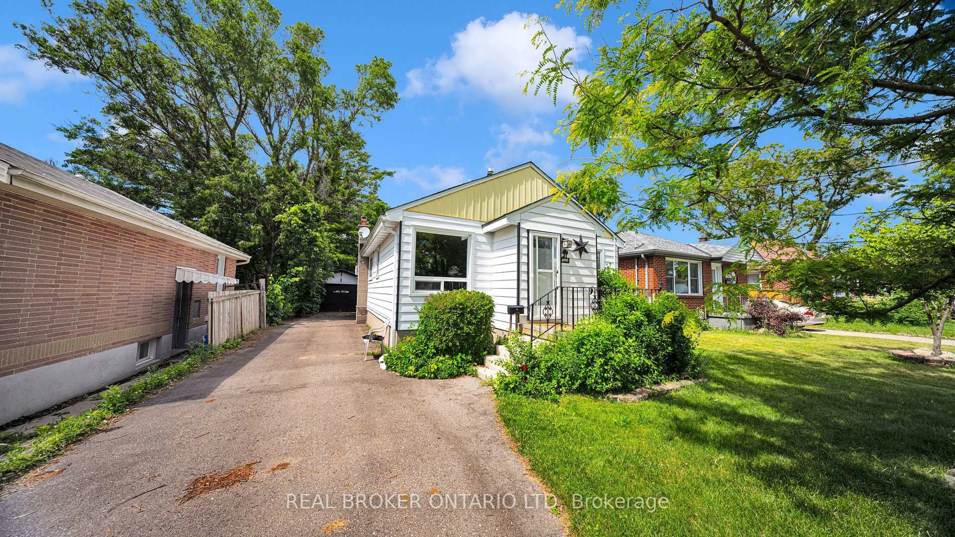 Unknown for 1624 Leonard St, London East Ontario N5W 3G6