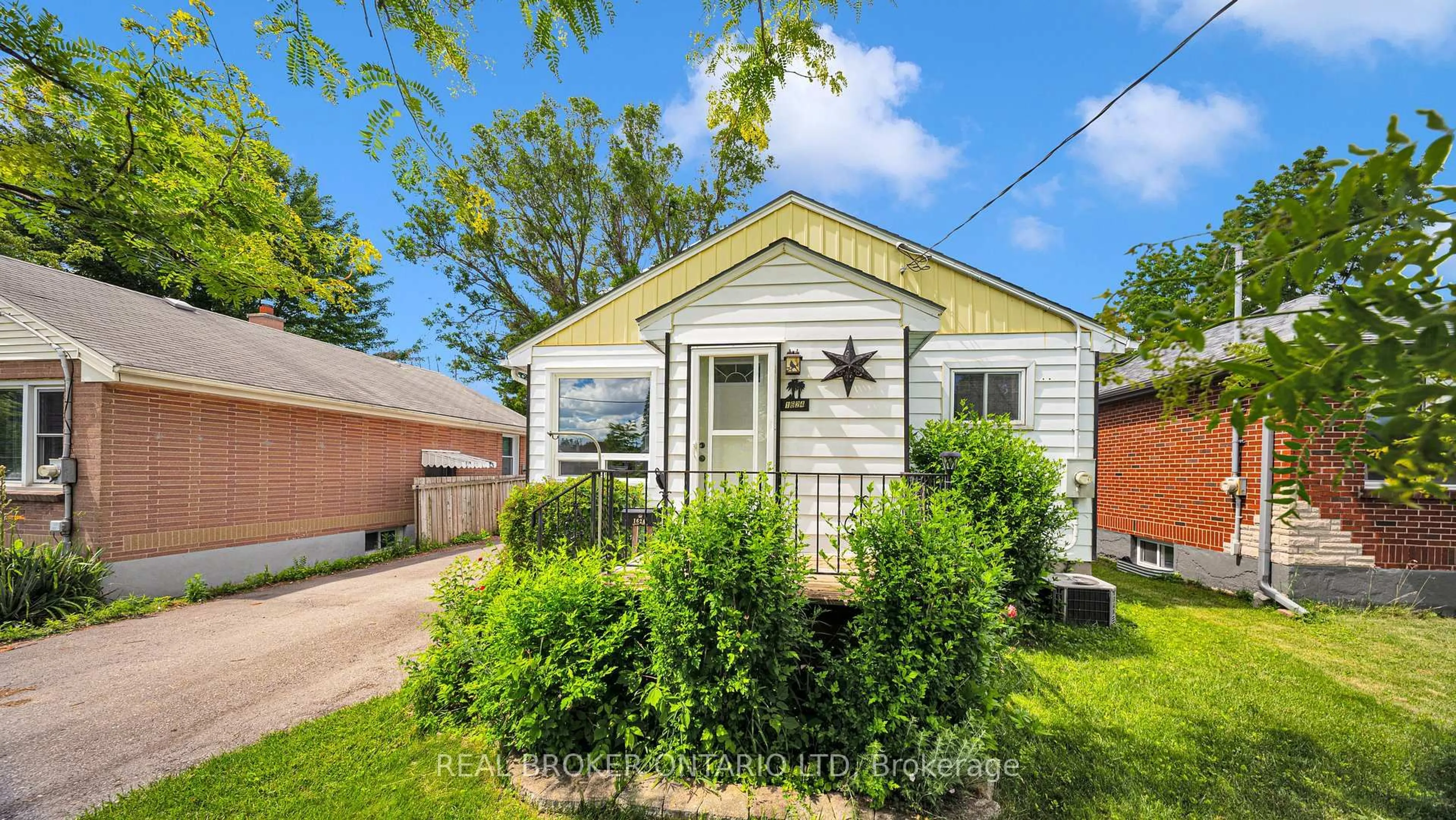 Shed for 1624 Leonard St, London East Ontario N5W 3G6