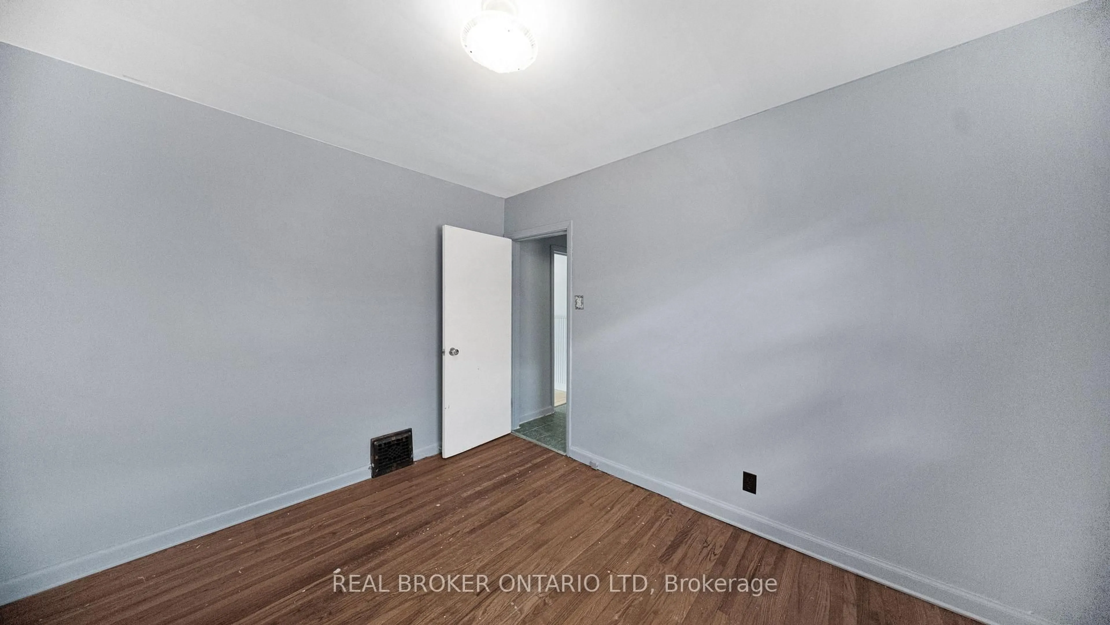 A pic of a room for 1624 Leonard St, London East Ontario N5W 3G6