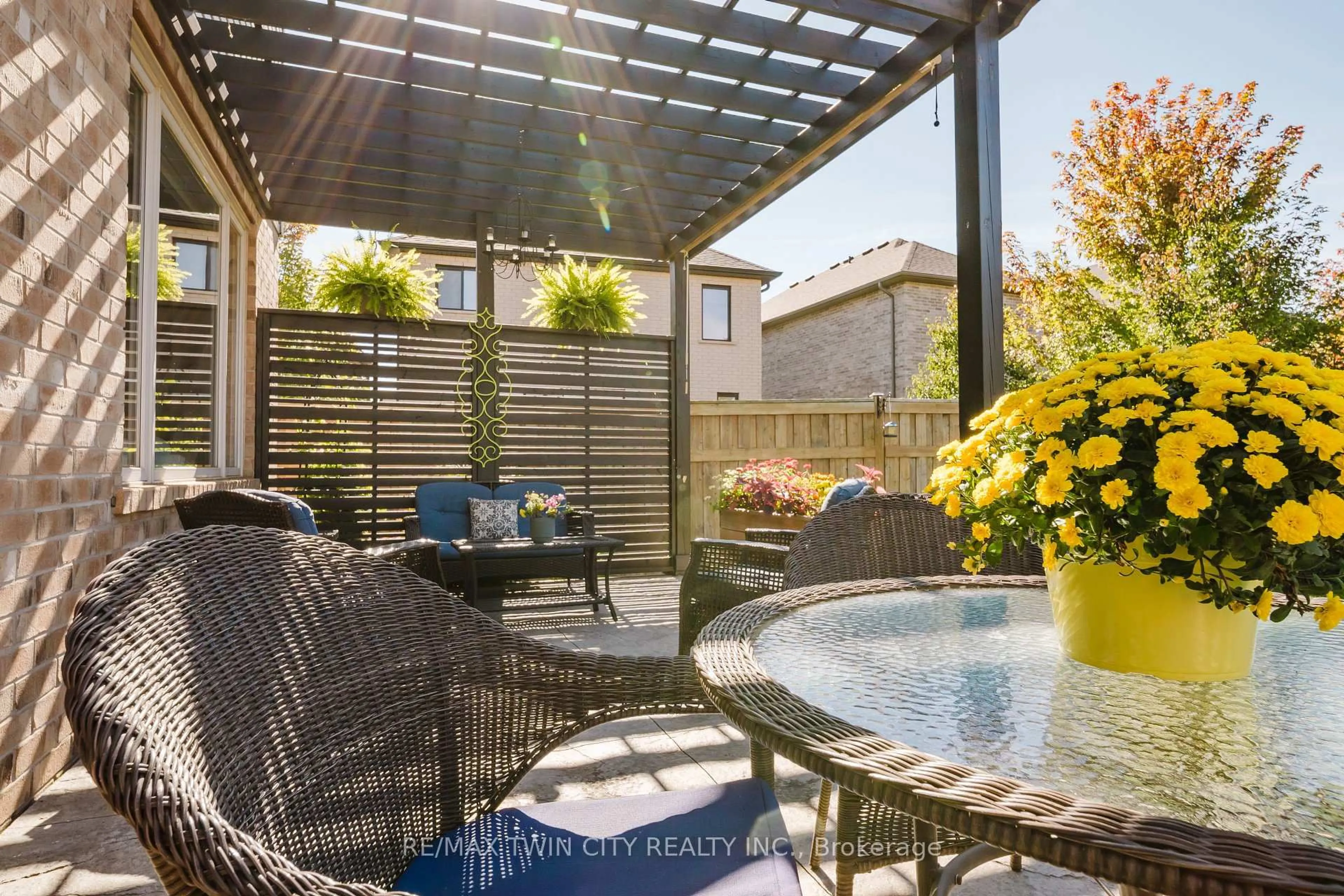 Patio, water/lake/river/ocean view for 597 Sundew Dr, Waterloo Ontario N2V 0B9