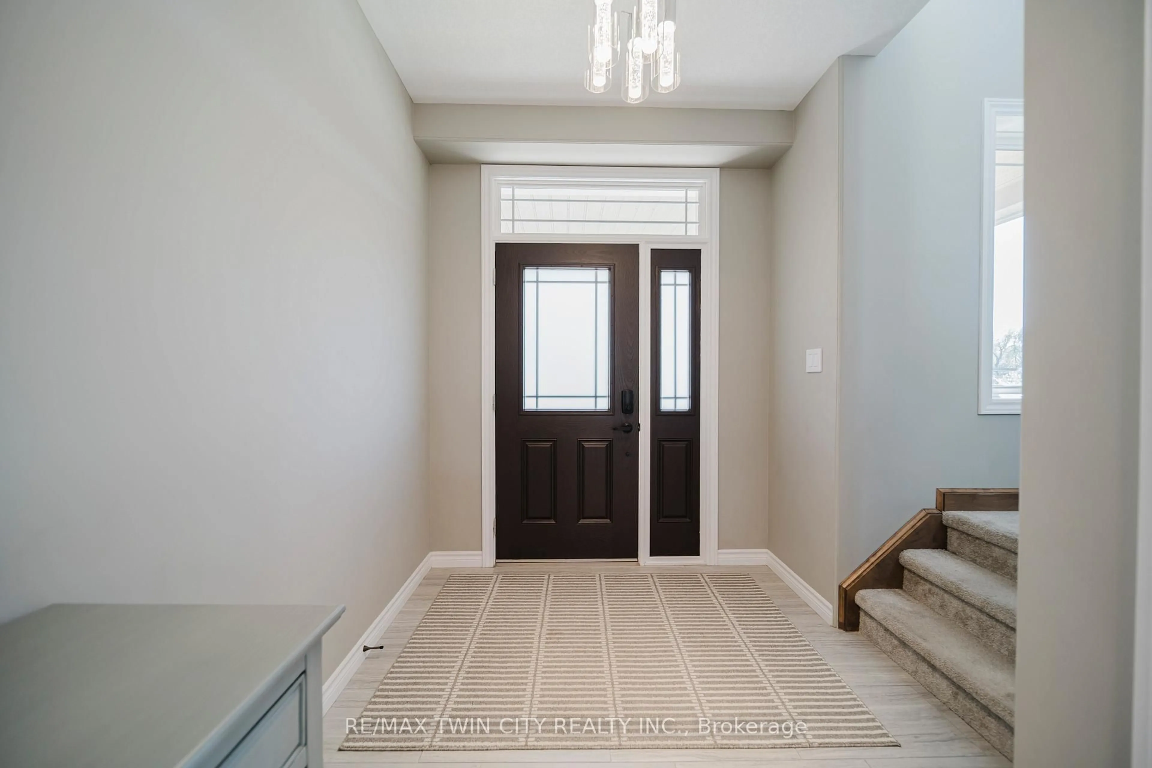 Indoor entryway for 597 Sundew Dr, Waterloo Ontario N2V 0B9